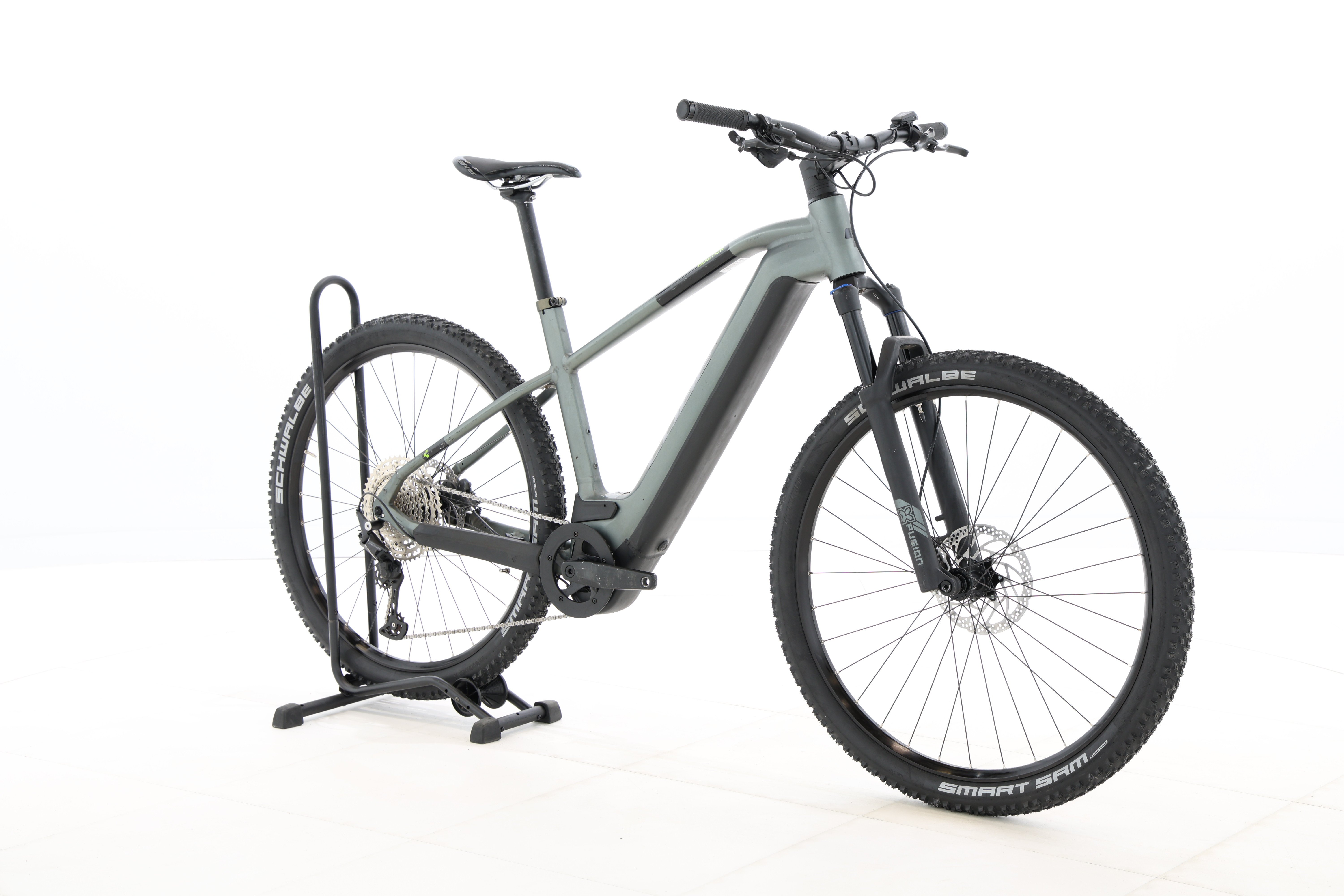 68304751-4b98-4903-b2ff-840e5a8e8999