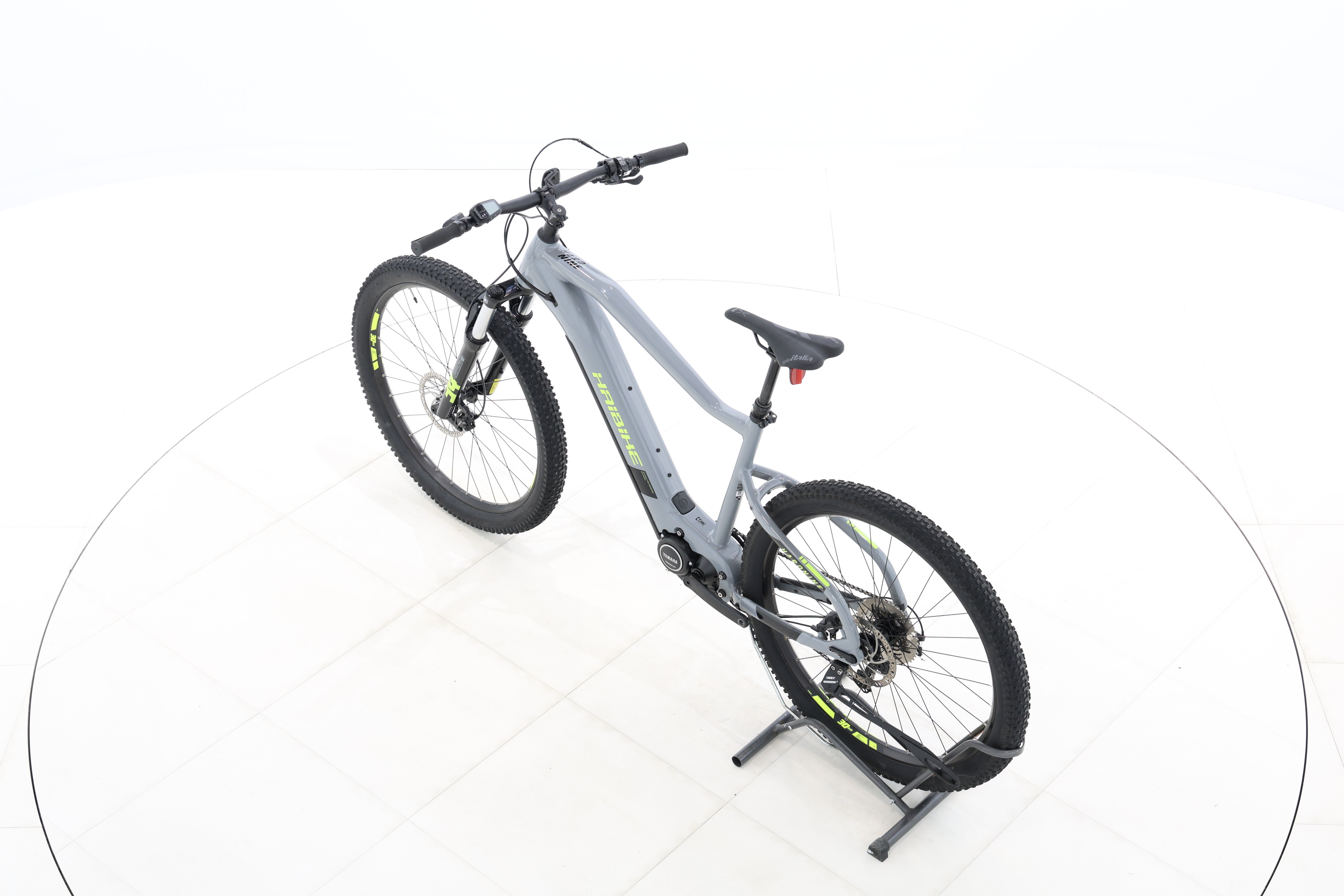 305c18e1-6928-45c9-b48f-836ea2475b10