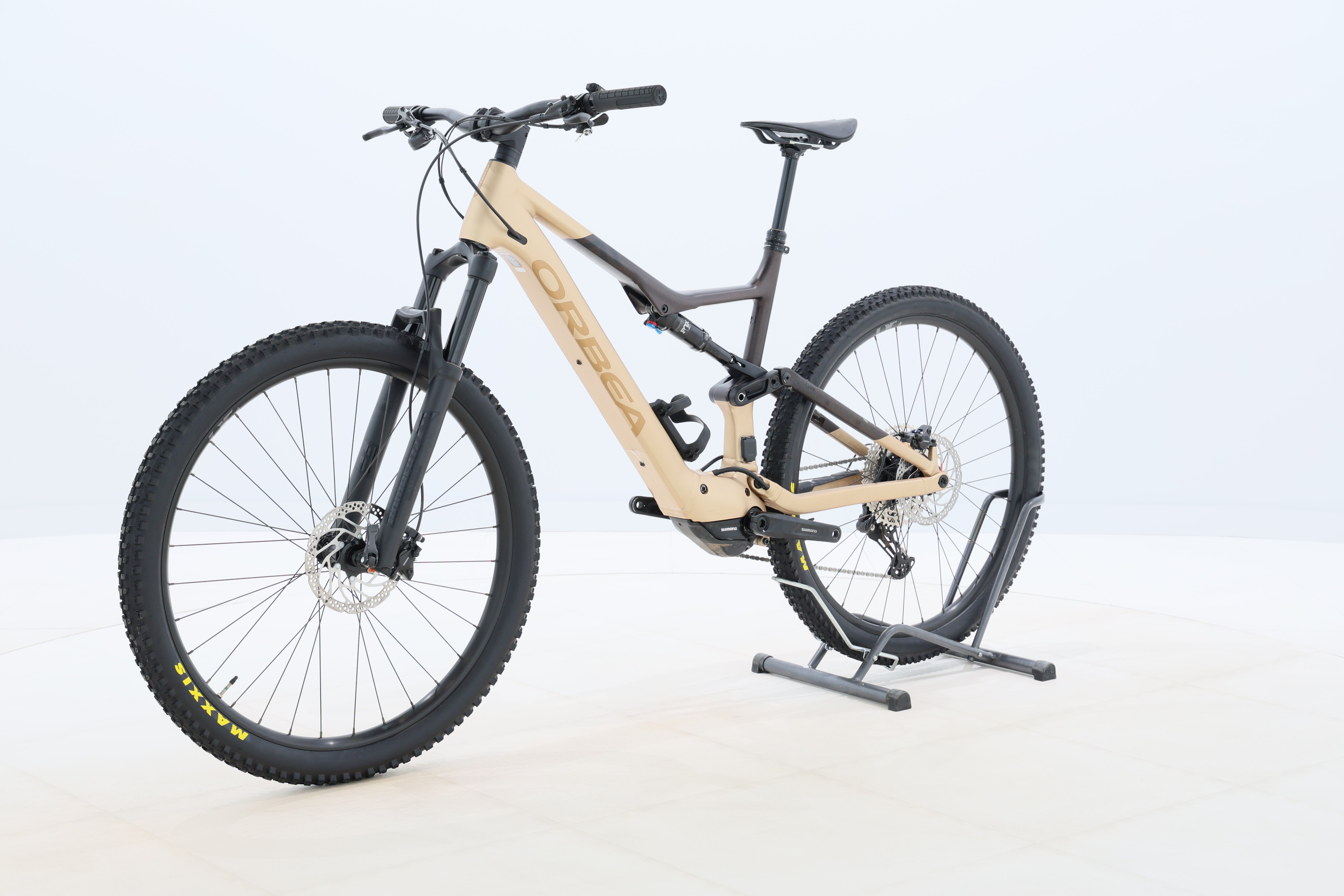 300f7e7e-0be8-41af-b4ce-7d1f0dd3c2b3