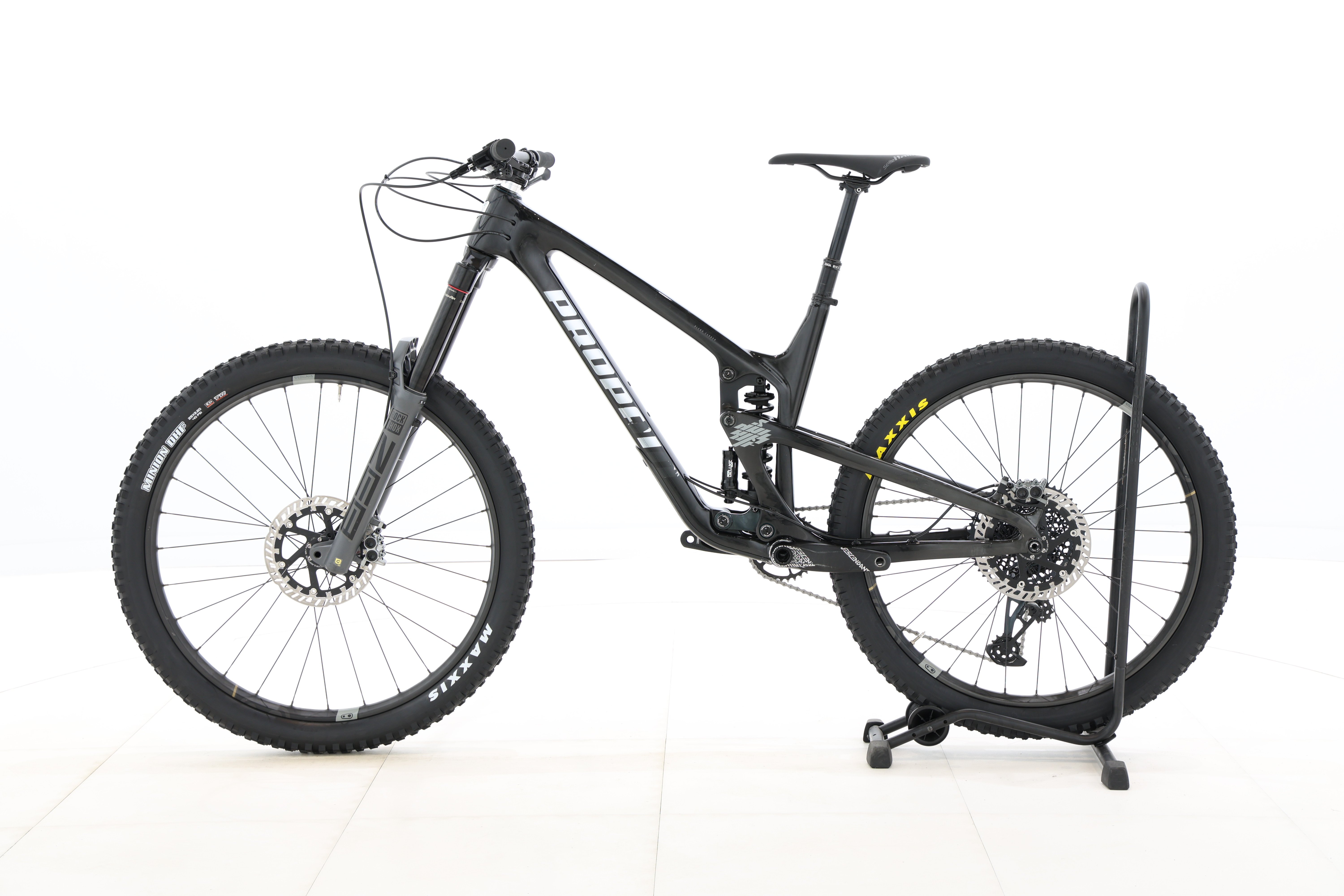 8a03a94e-99b1-40c1-a42d-a53c22201d1c