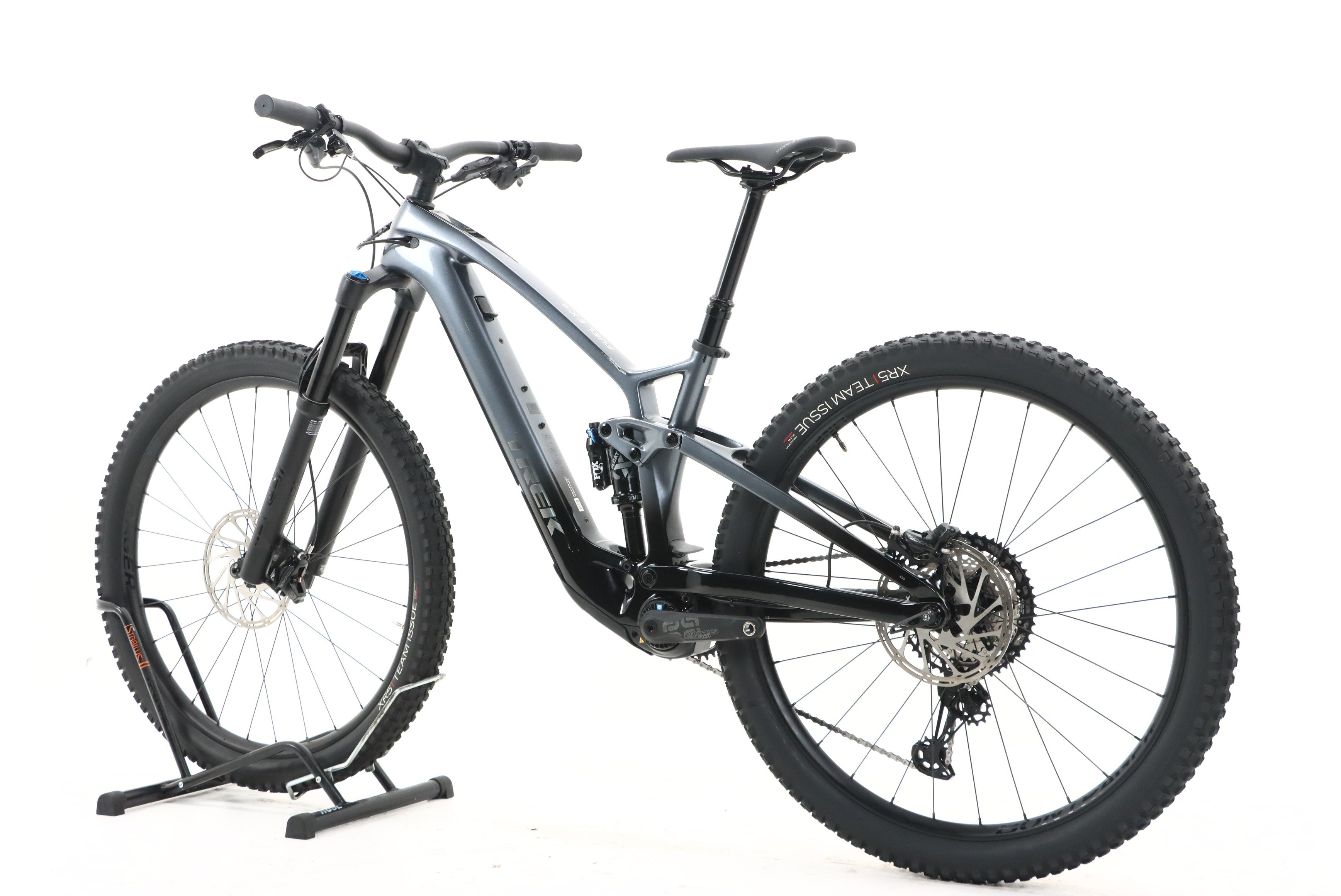 d9ebb714-0e8b-43b9-b49e-e6fcb4d9d464