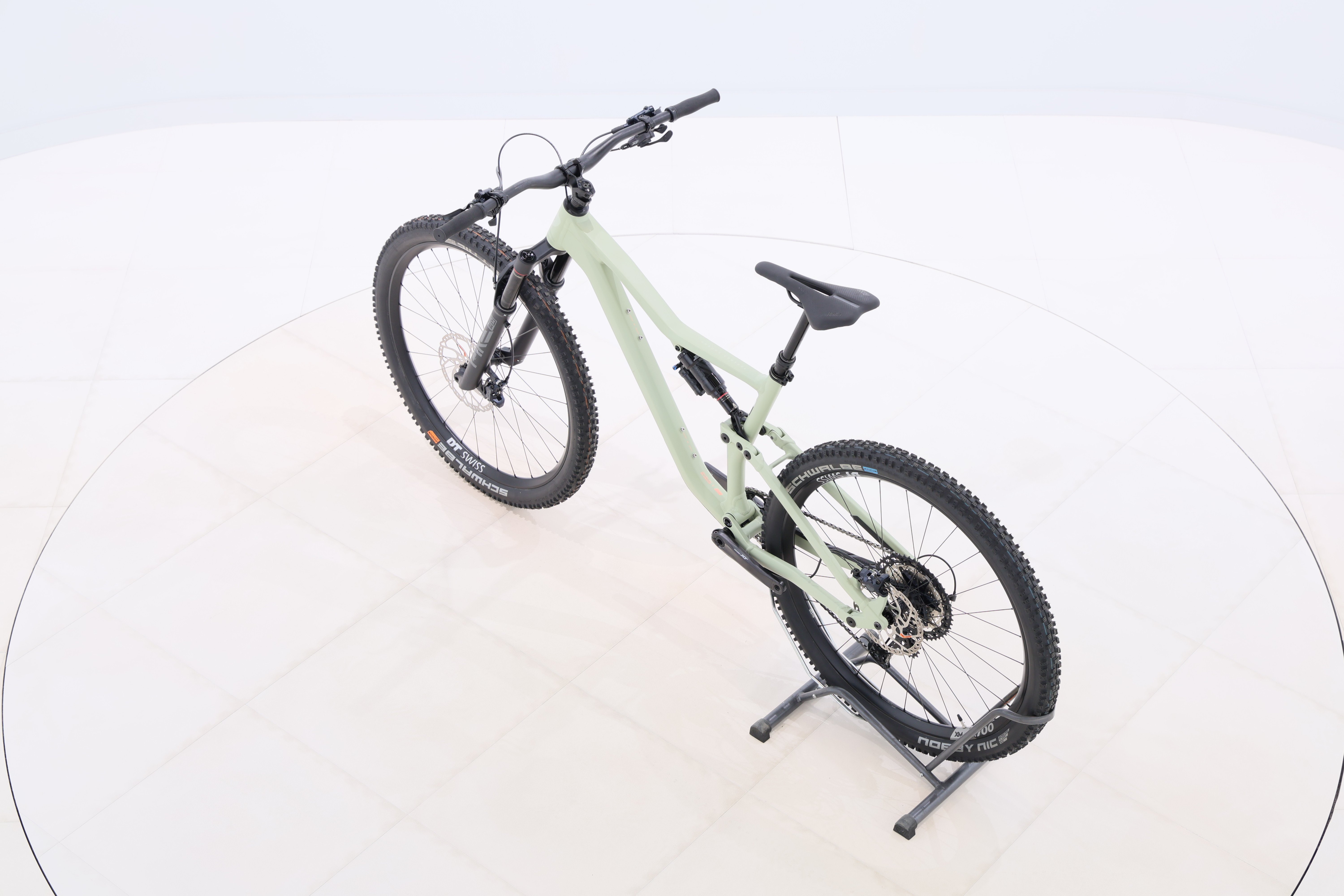 c8a403f8-8dd0-4708-8df2-1a3b70e31b51