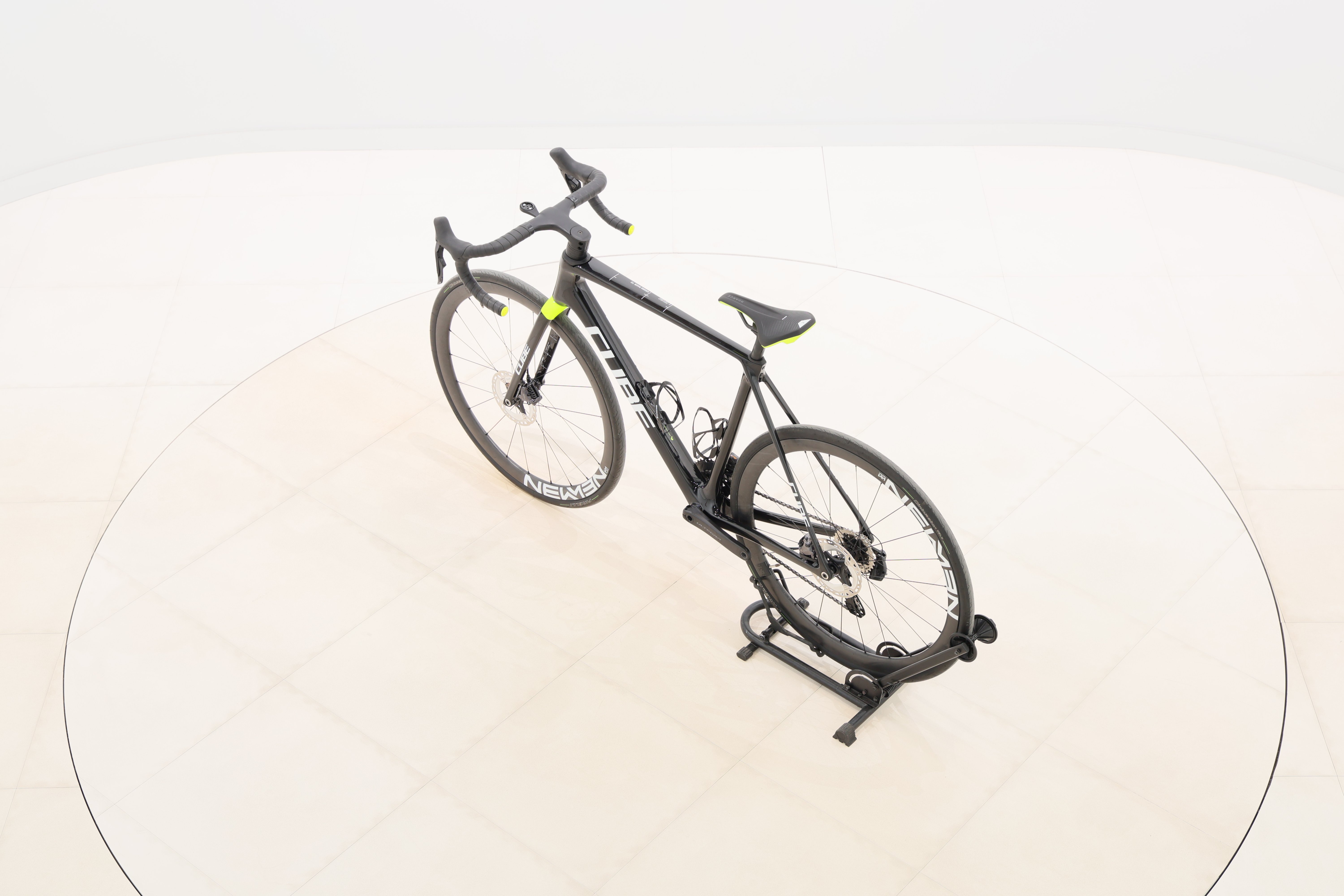 bdb99430-be3b-45a3-ad2c-d8baae6c3362