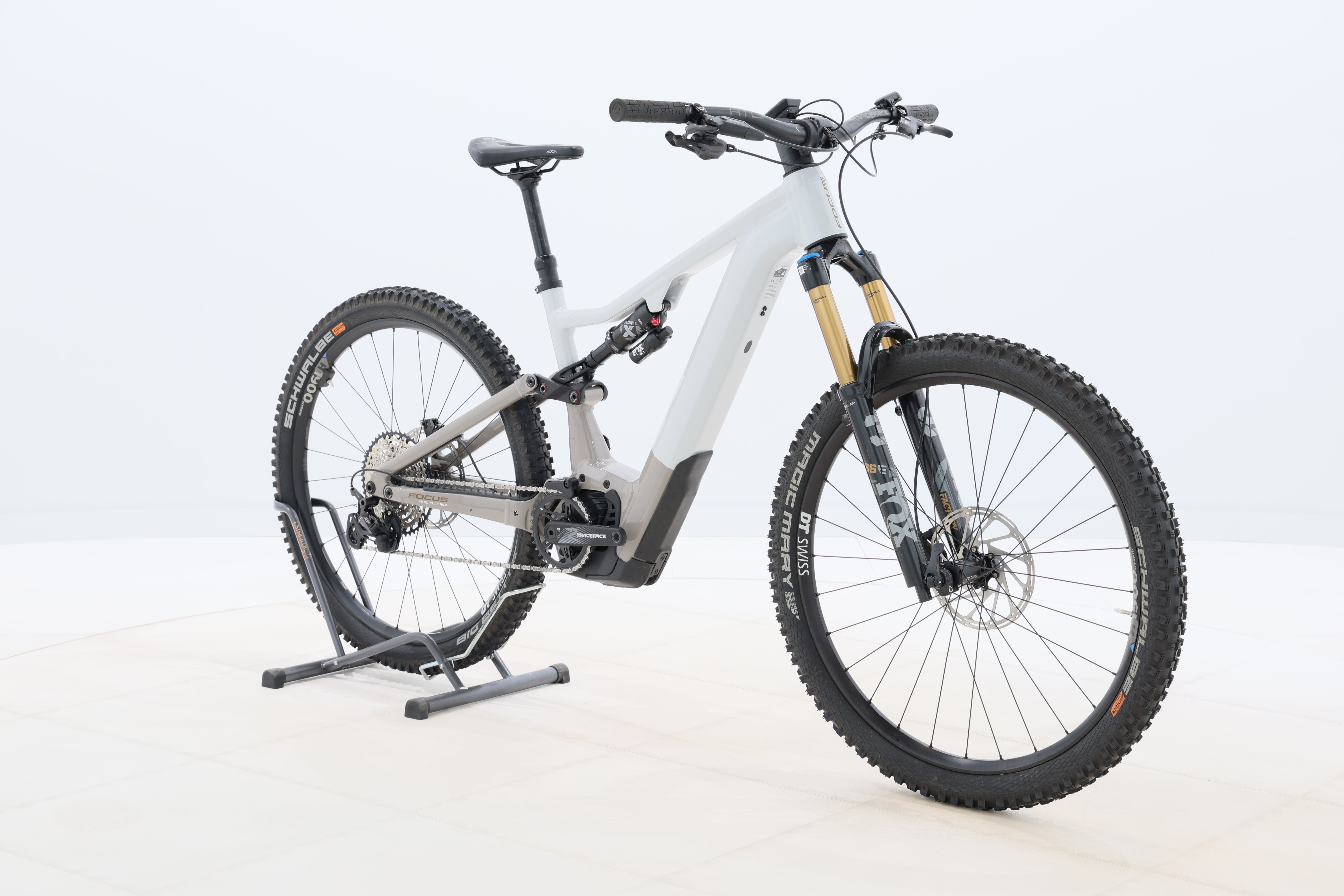 1e4a7676-1446-4c5e-9515-3c89a1aa434a