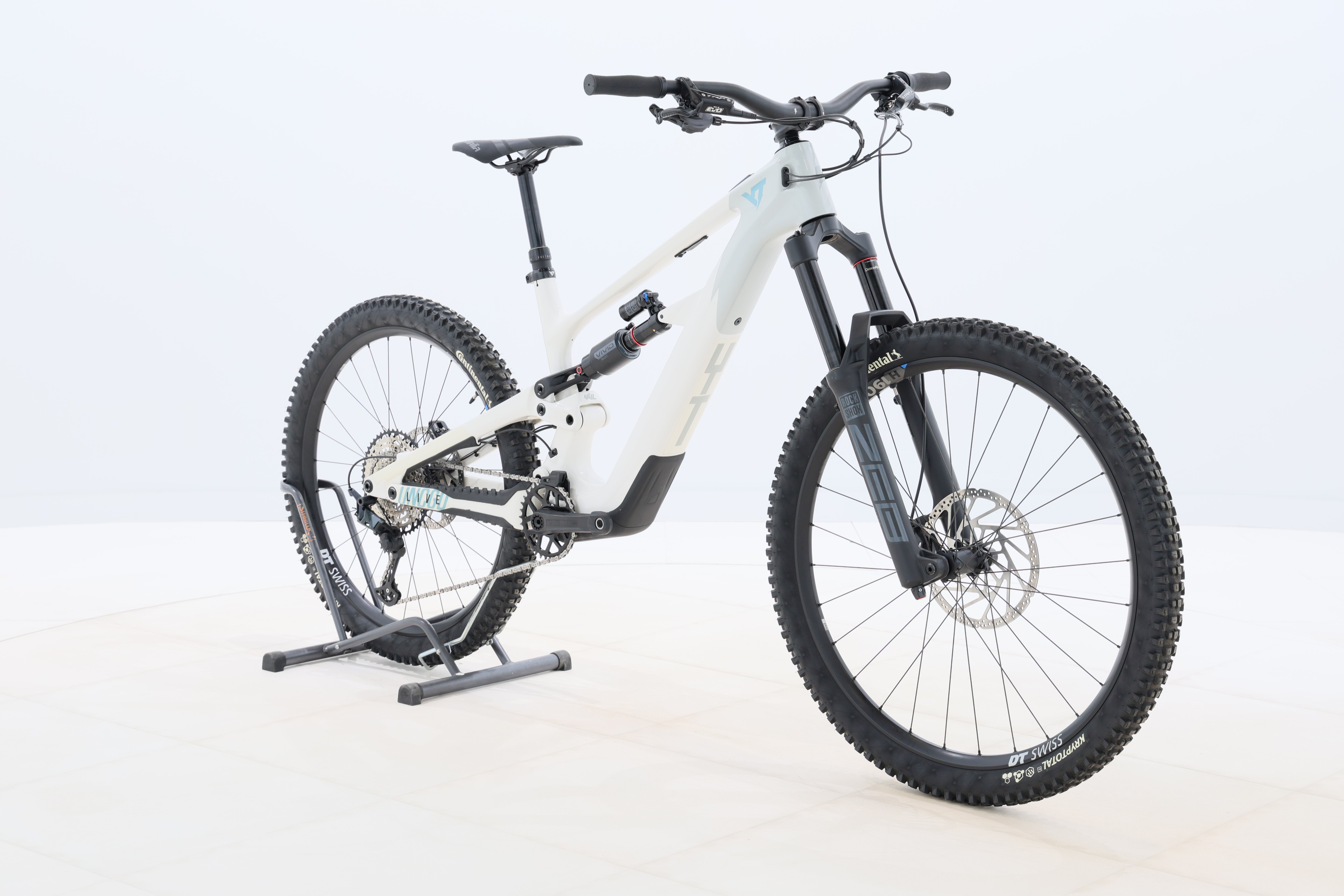 c1e8e386-ebf9-40f9-b994-0b6834216cb8