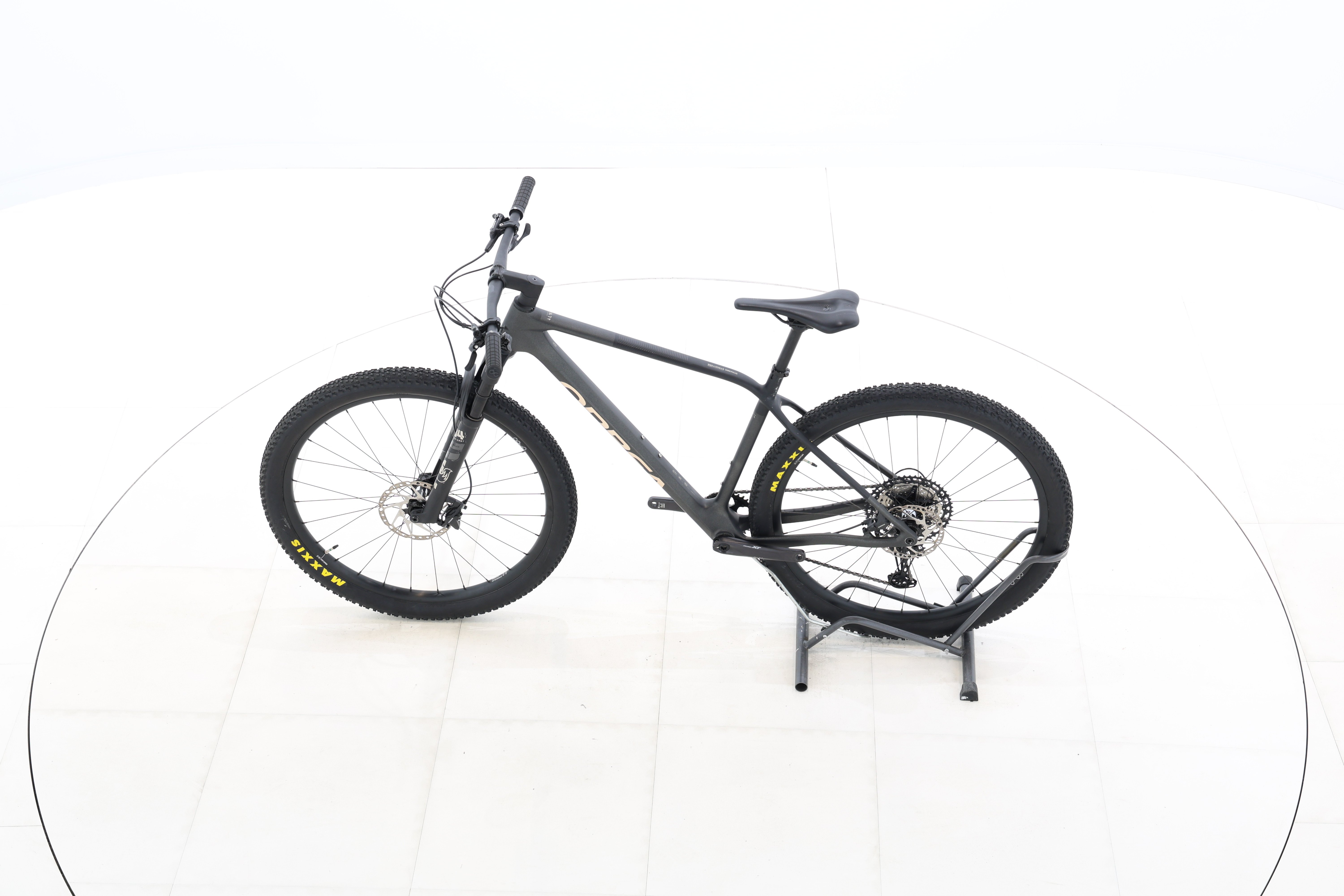 b99752c3-f789-4707-83b1-343709eb53e9