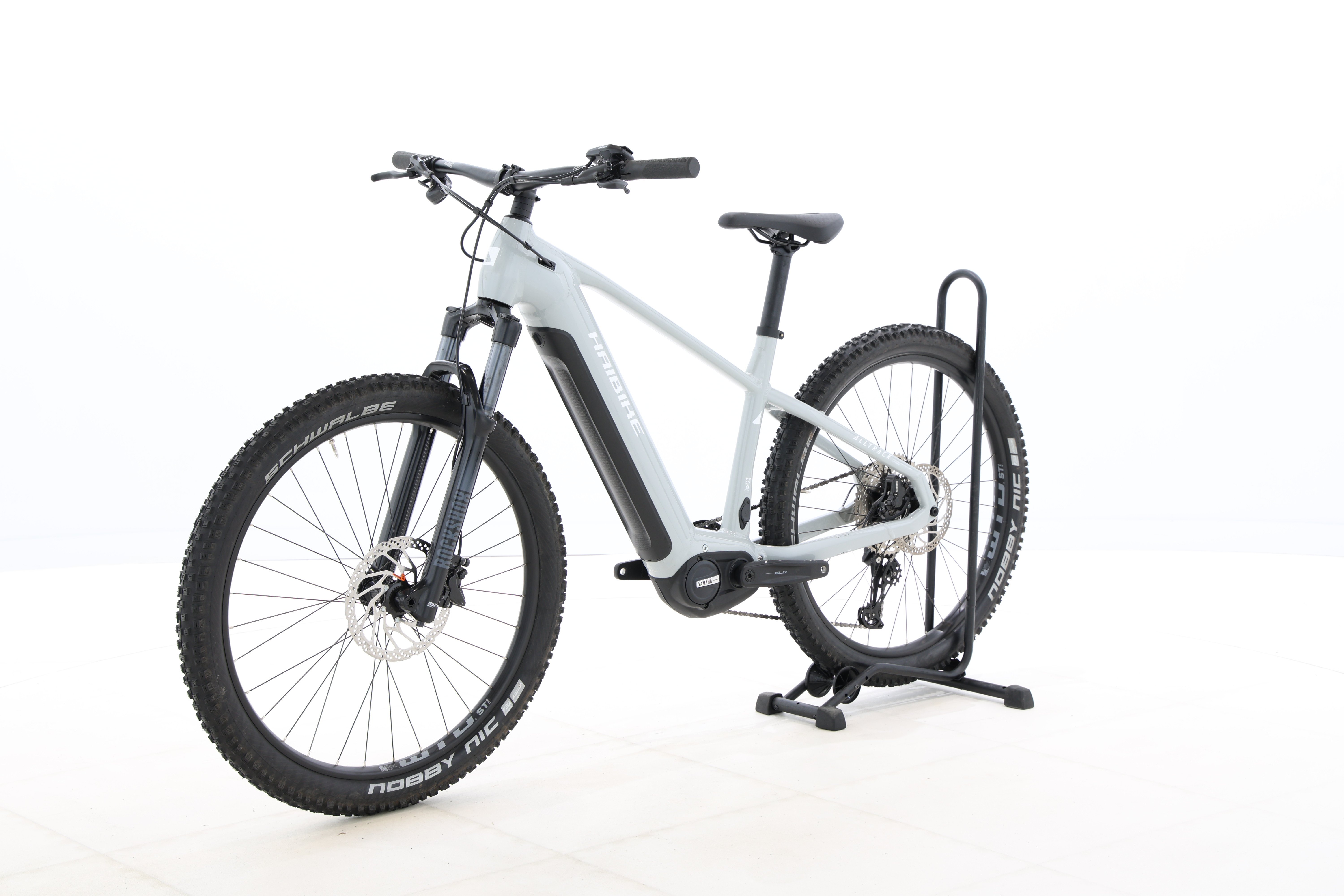 179d83d6-fe05-4cfc-ad61-eb822eea1869