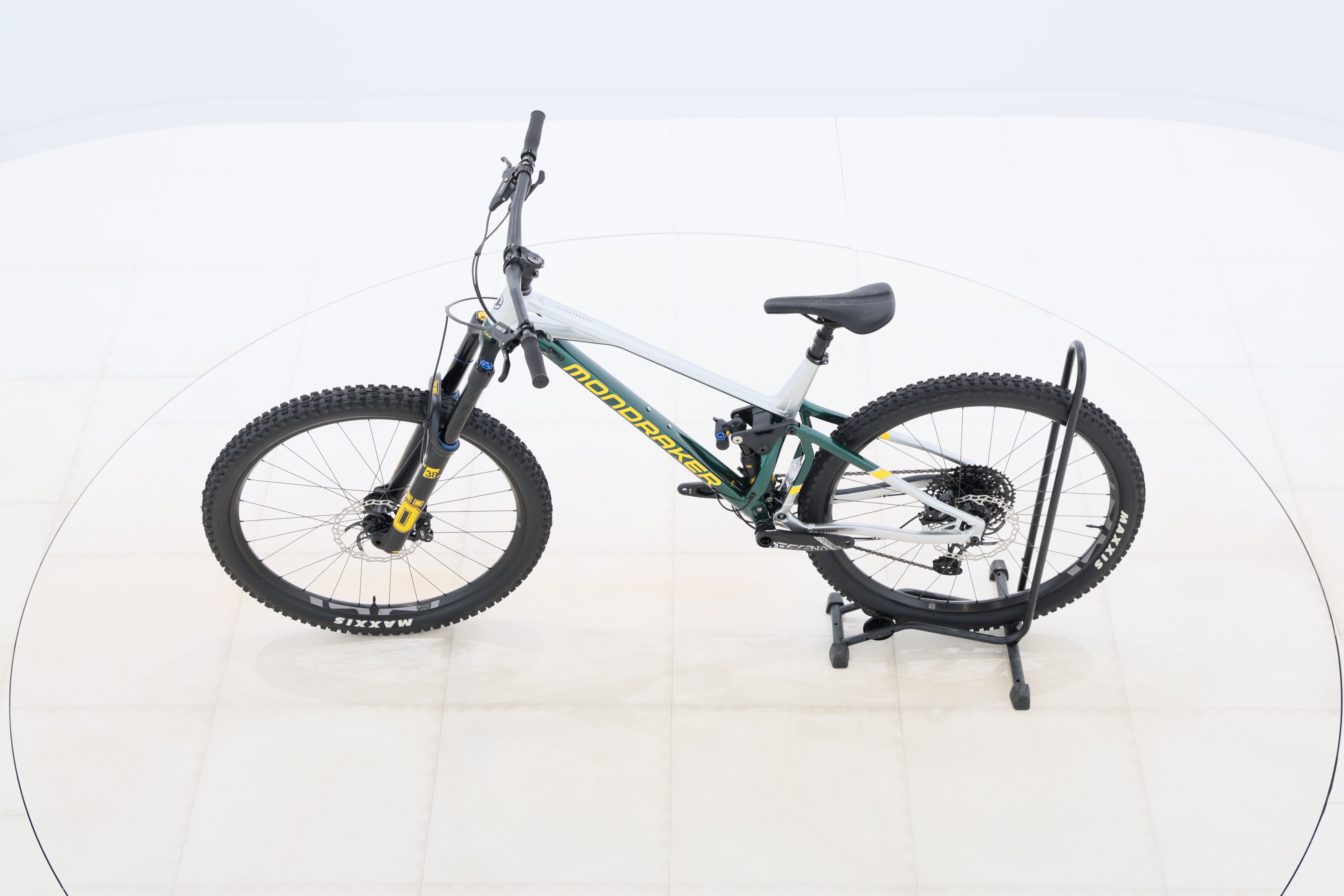 9e318633-d278-45d7-8eff-4aa86e37223b