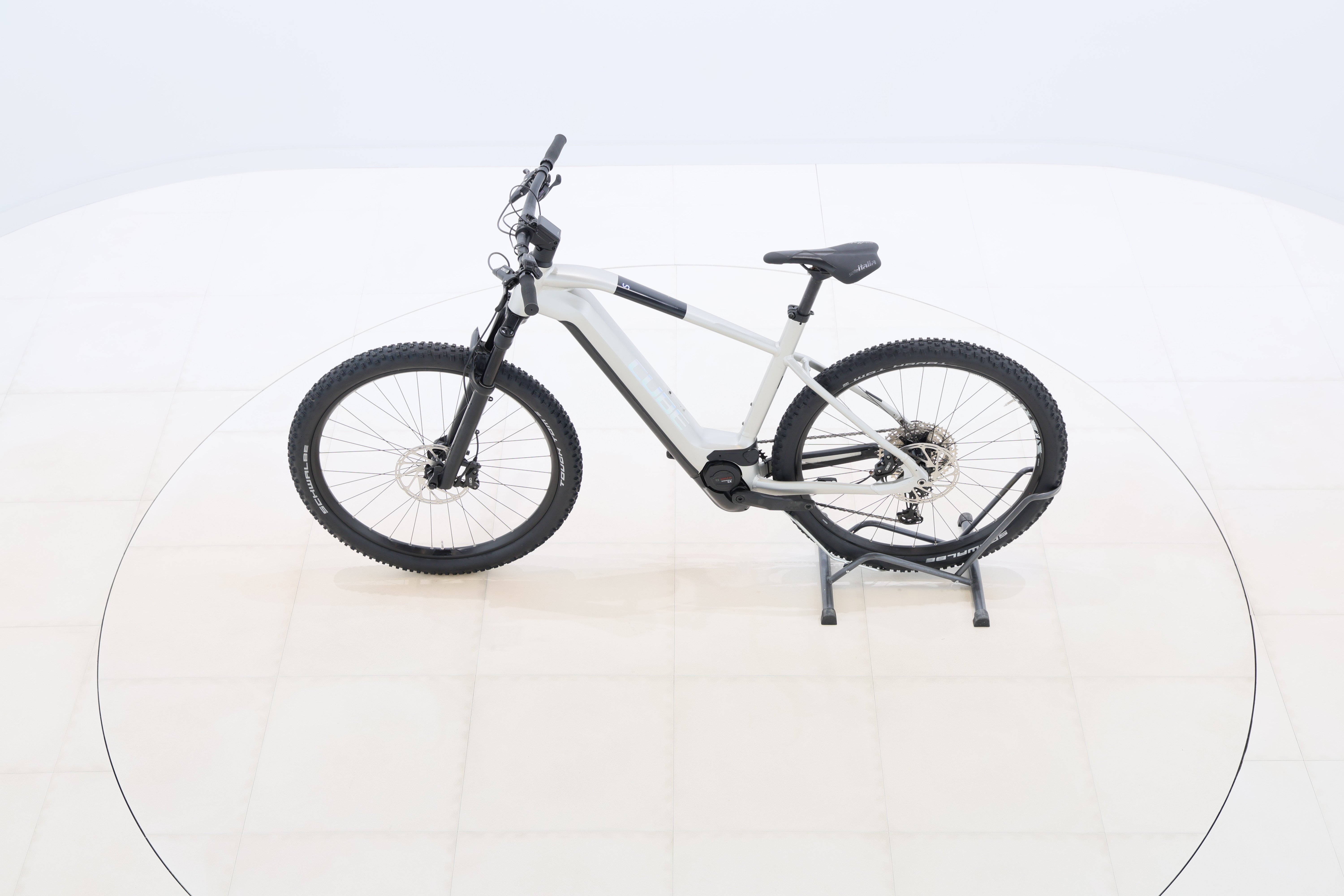 b20ef81b-c400-4c63-a309-5c96fe38114a