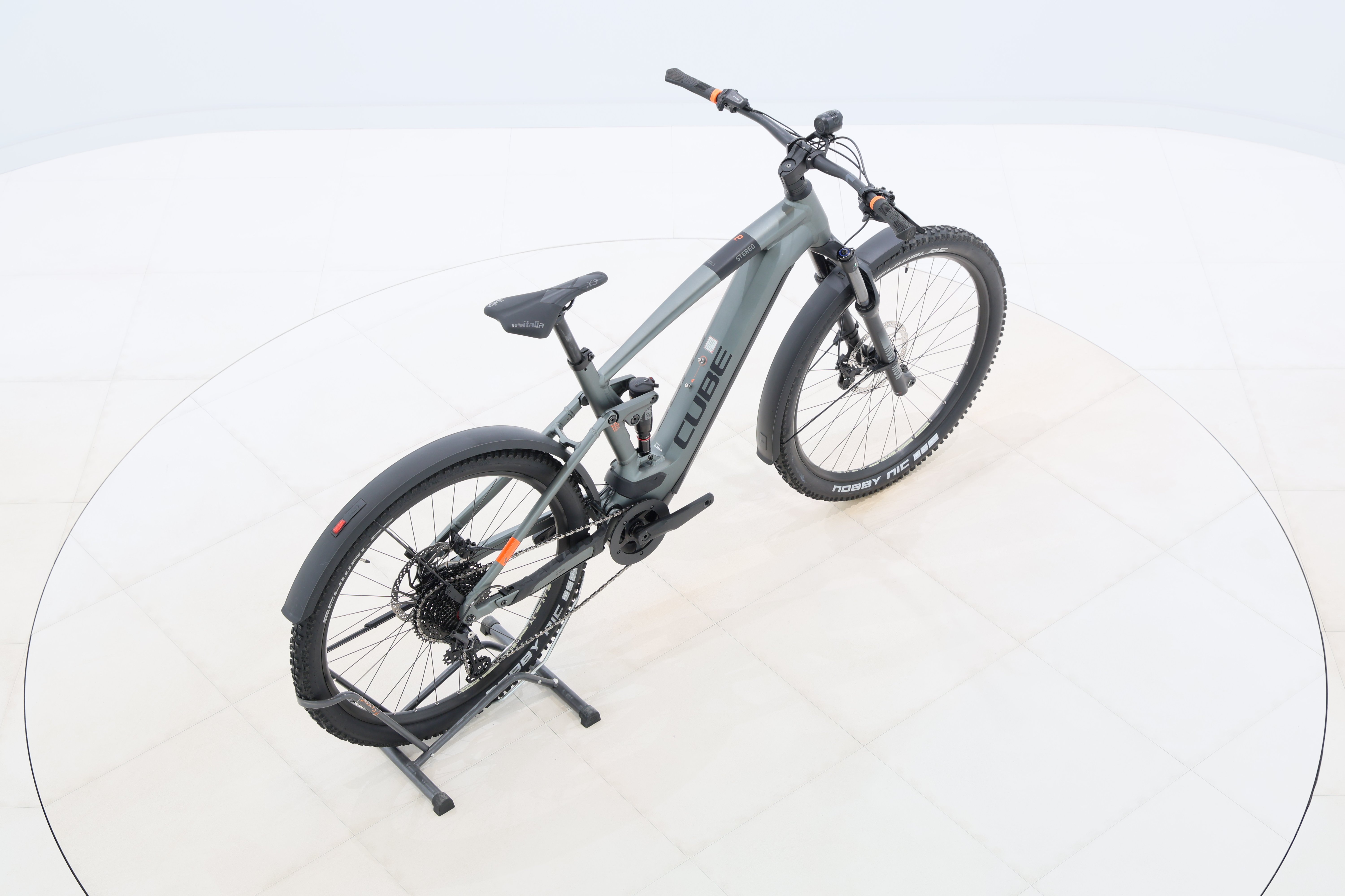 0954b218-f32d-470f-ac7b-a2c74e107979