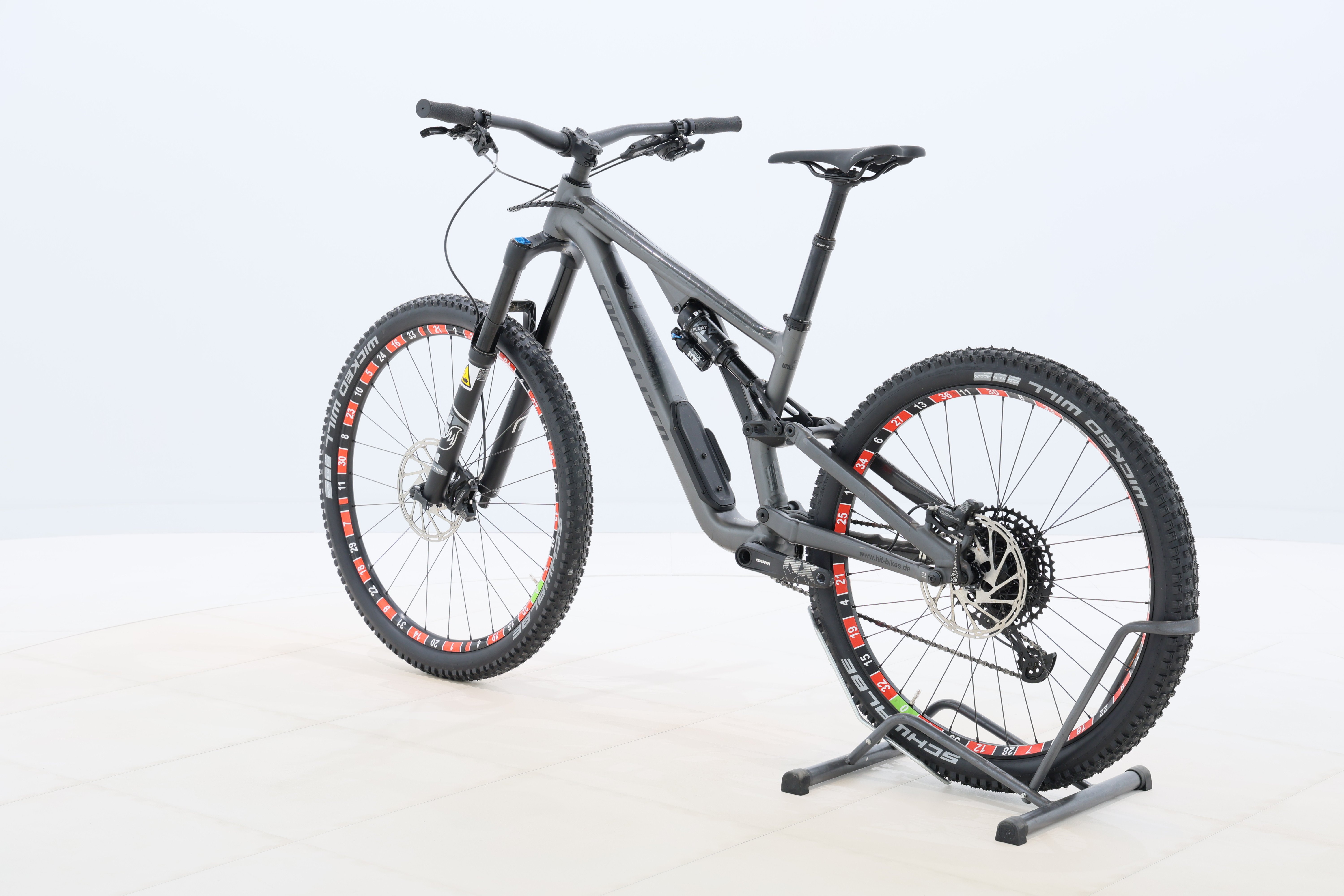 20b83df6-e849-4f49-8f9f-c244d72c22ff