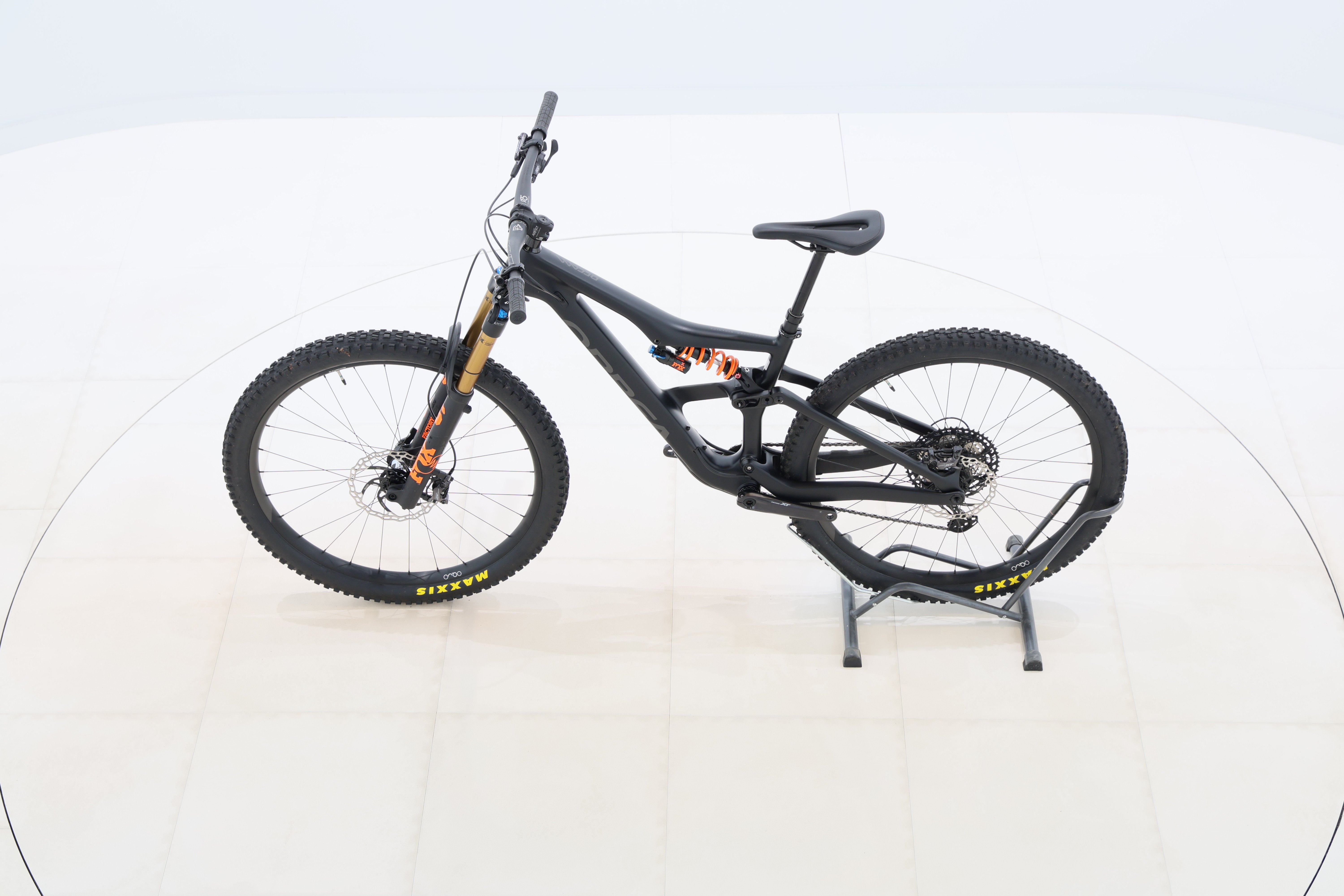 c8ce7e2b-4235-4a89-9aa8-a53b3e8a7743