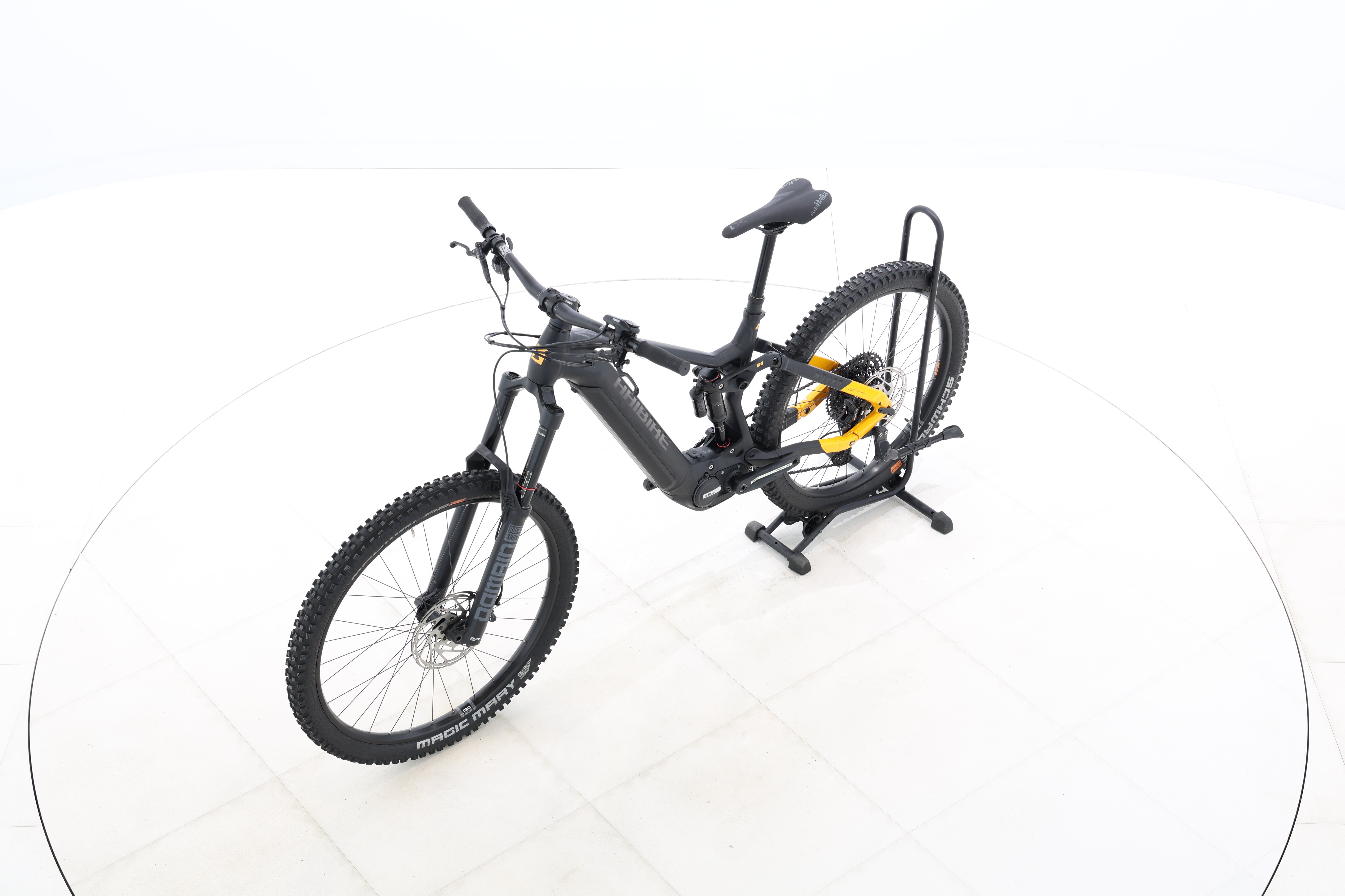 28ca3253-f49c-40c0-b93d-28f7291cf3b7