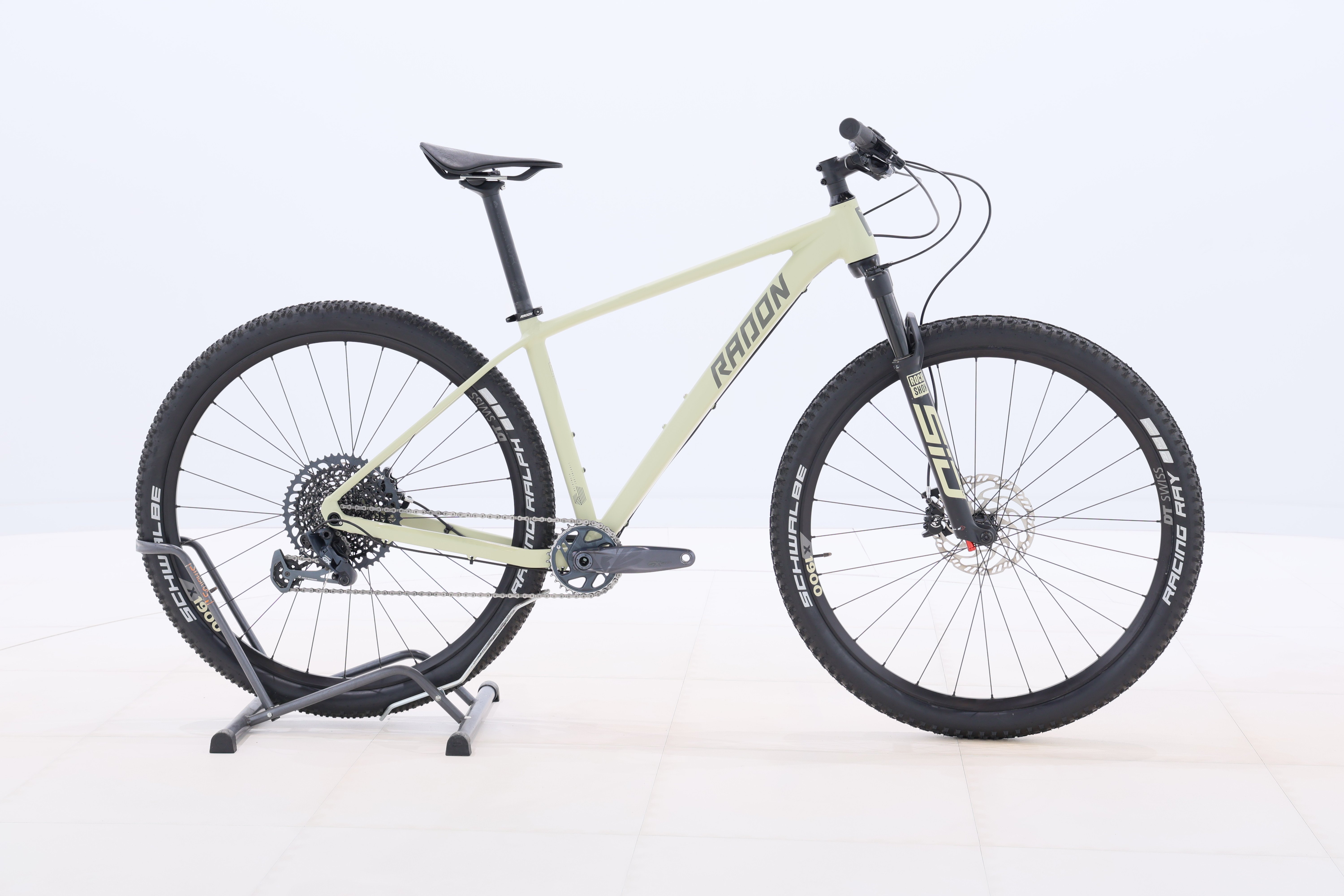 a74ec87e-1636-4c59-87eb-57d24f374d5a