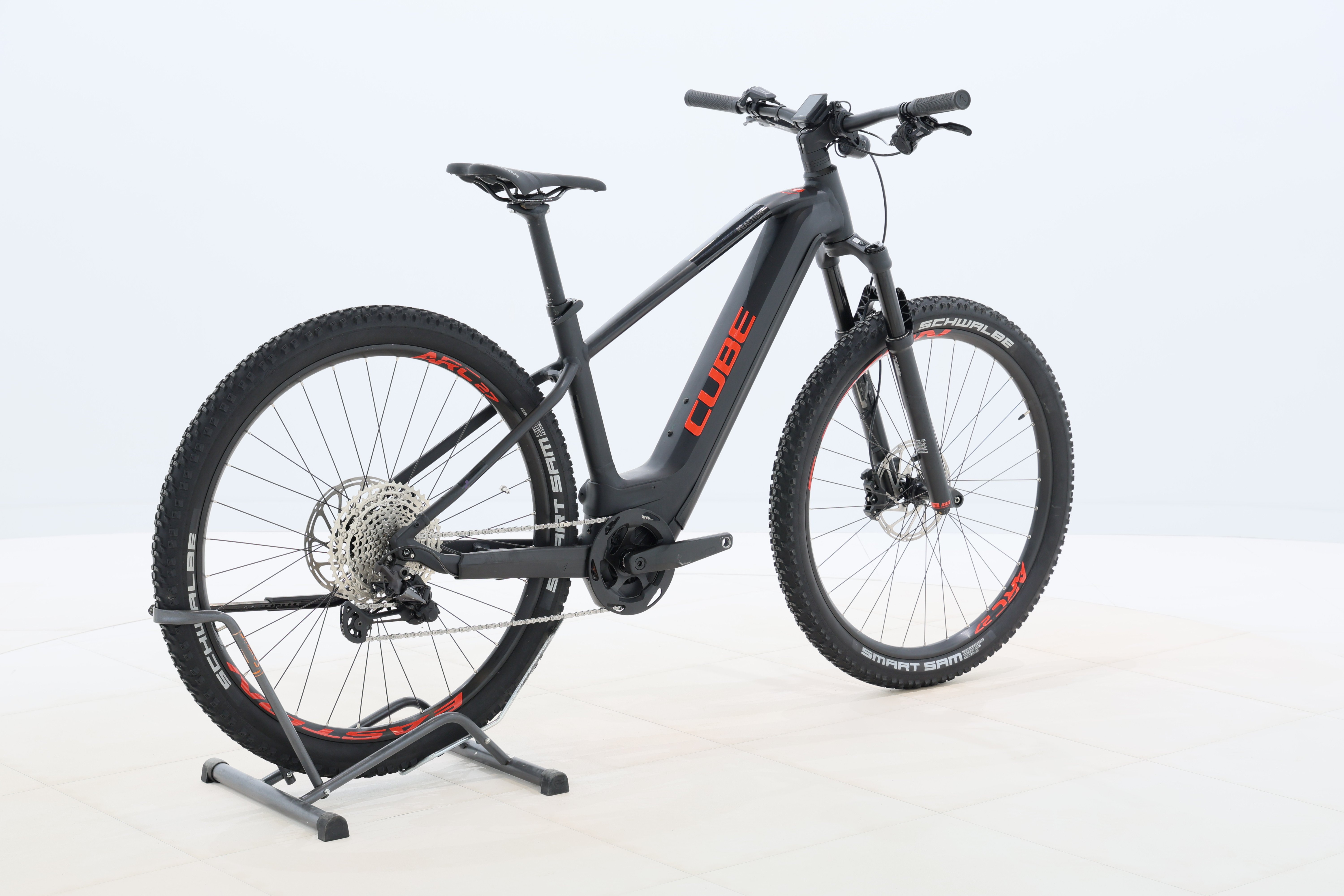 d8c4a076-2edd-4e25-a706-6c6886311b12