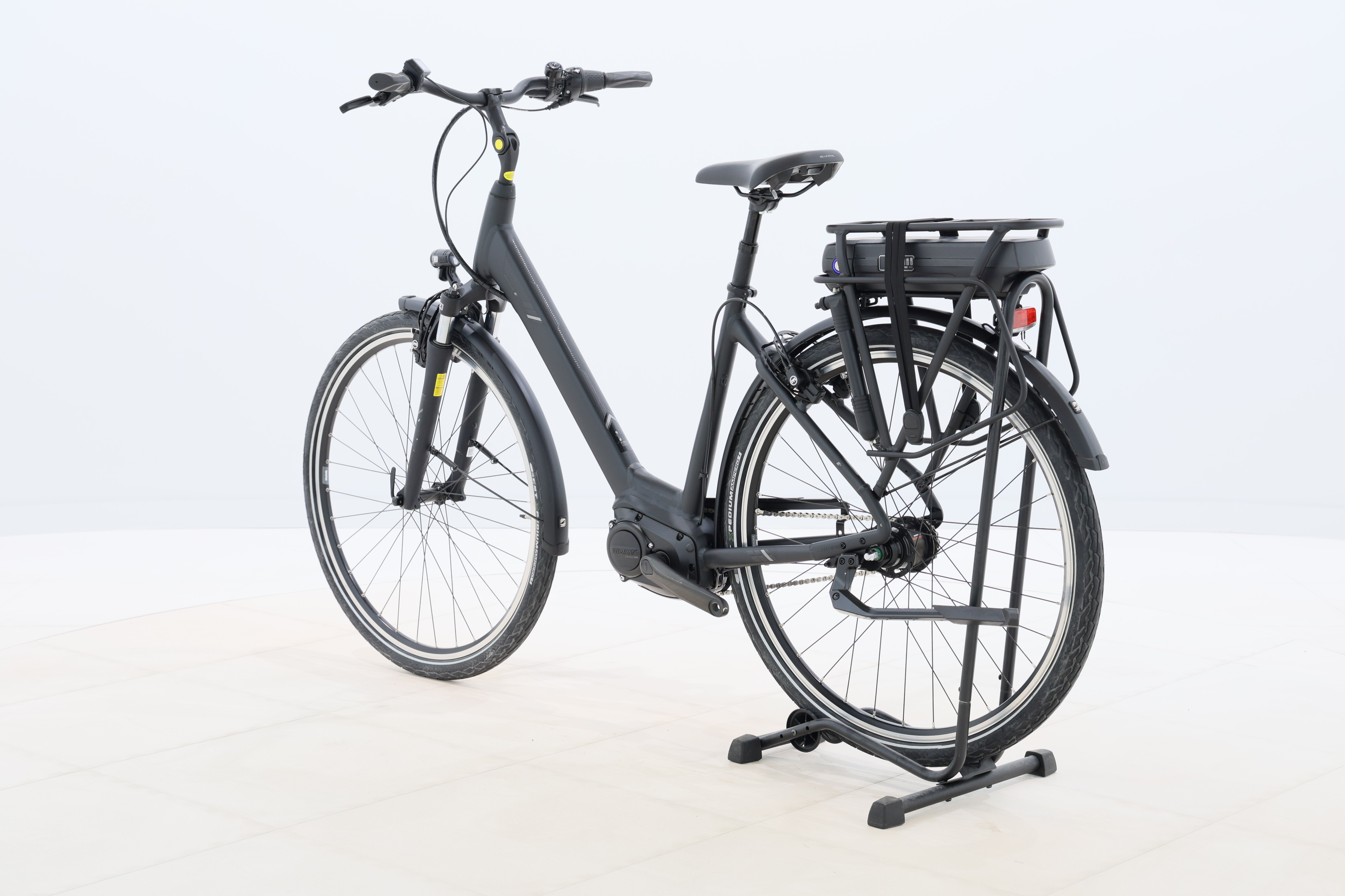 8dfdb5e8-b72f-49d4-b94b-18b04ba0c3b3