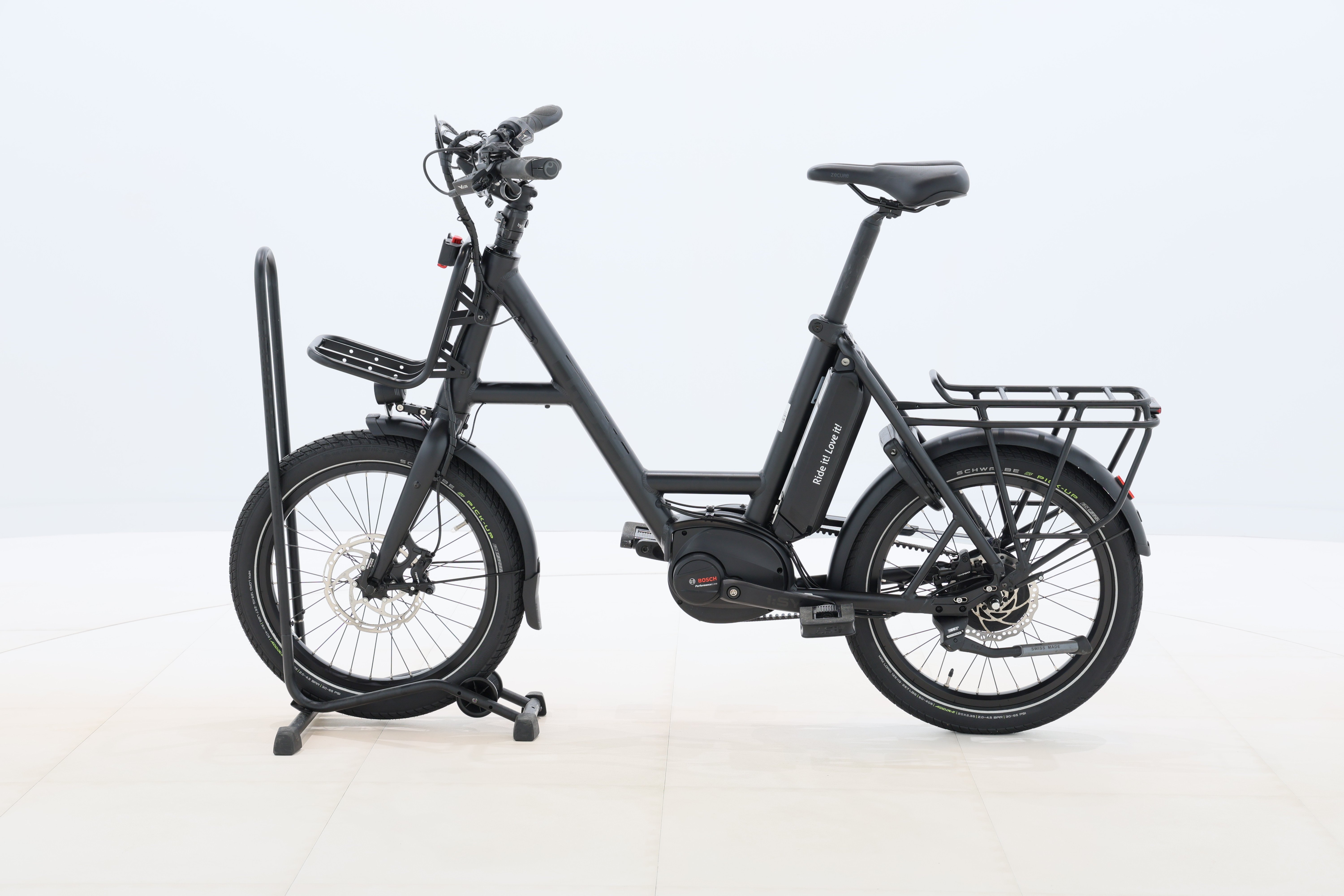 13d076c8-5afa-4834-9fc7-56551ff80d38