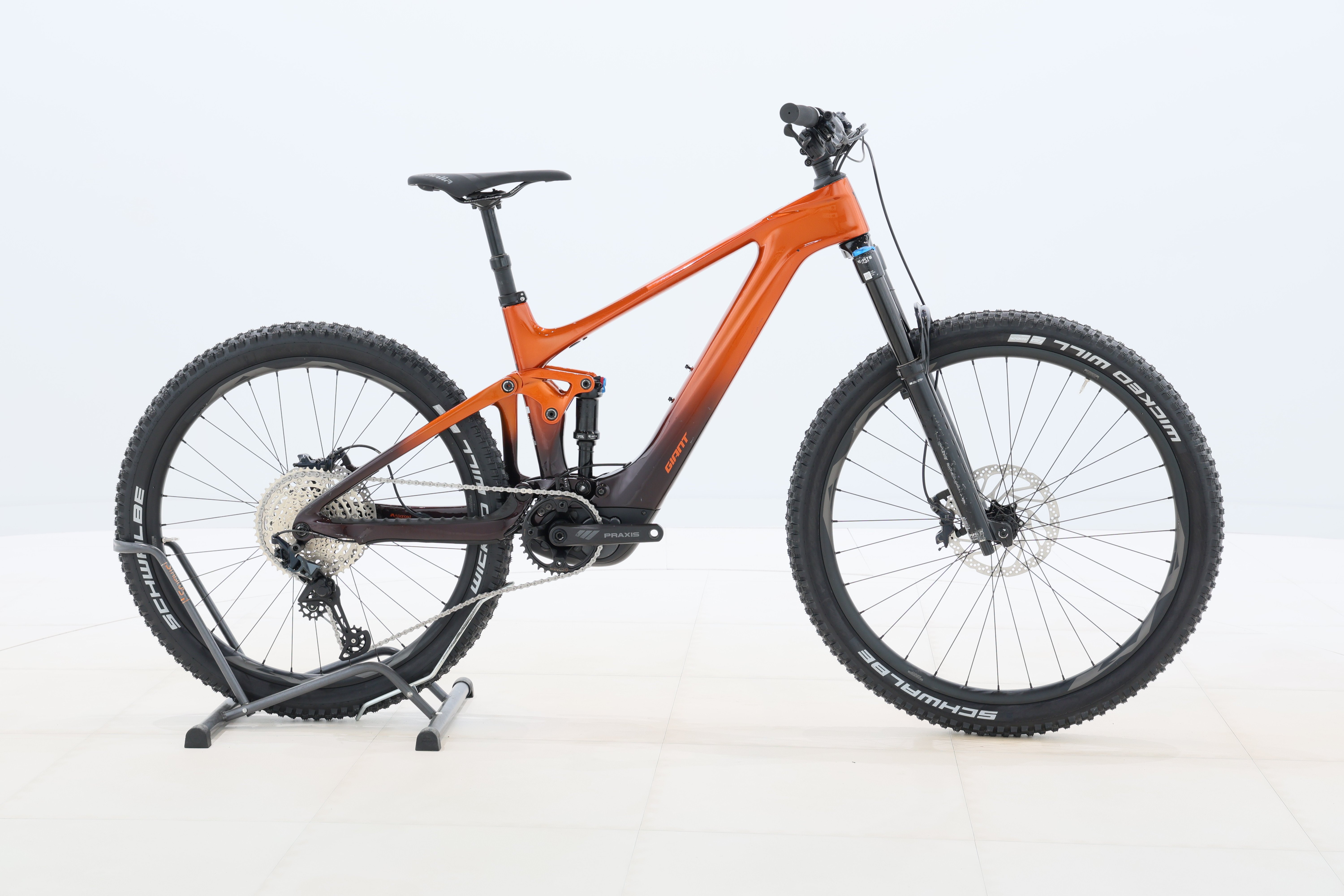 b797bc7b-b002-46e5-b075-bc1545261405