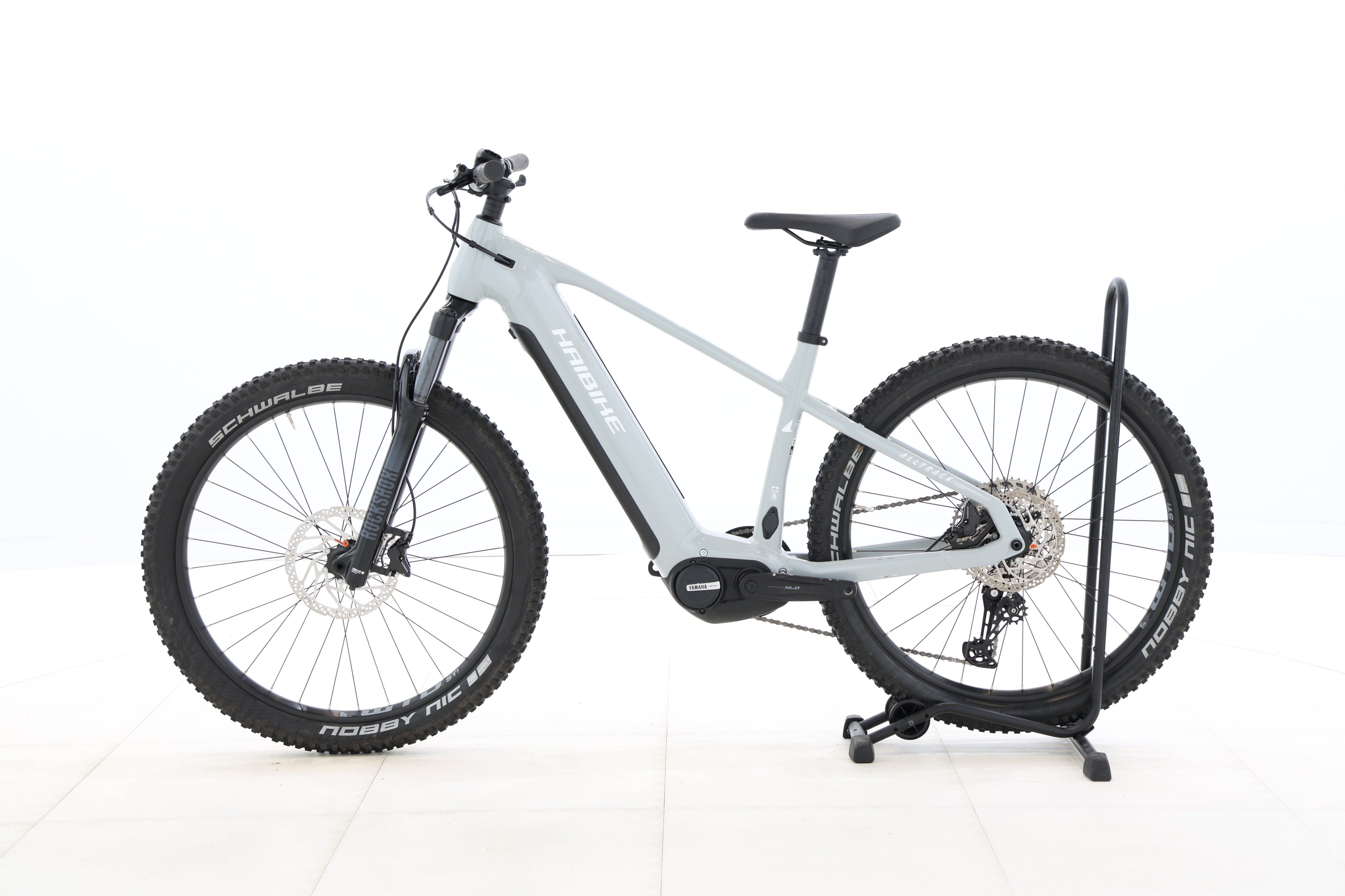 179d83d6-fe05-4cfc-ad61-eb822eea1869