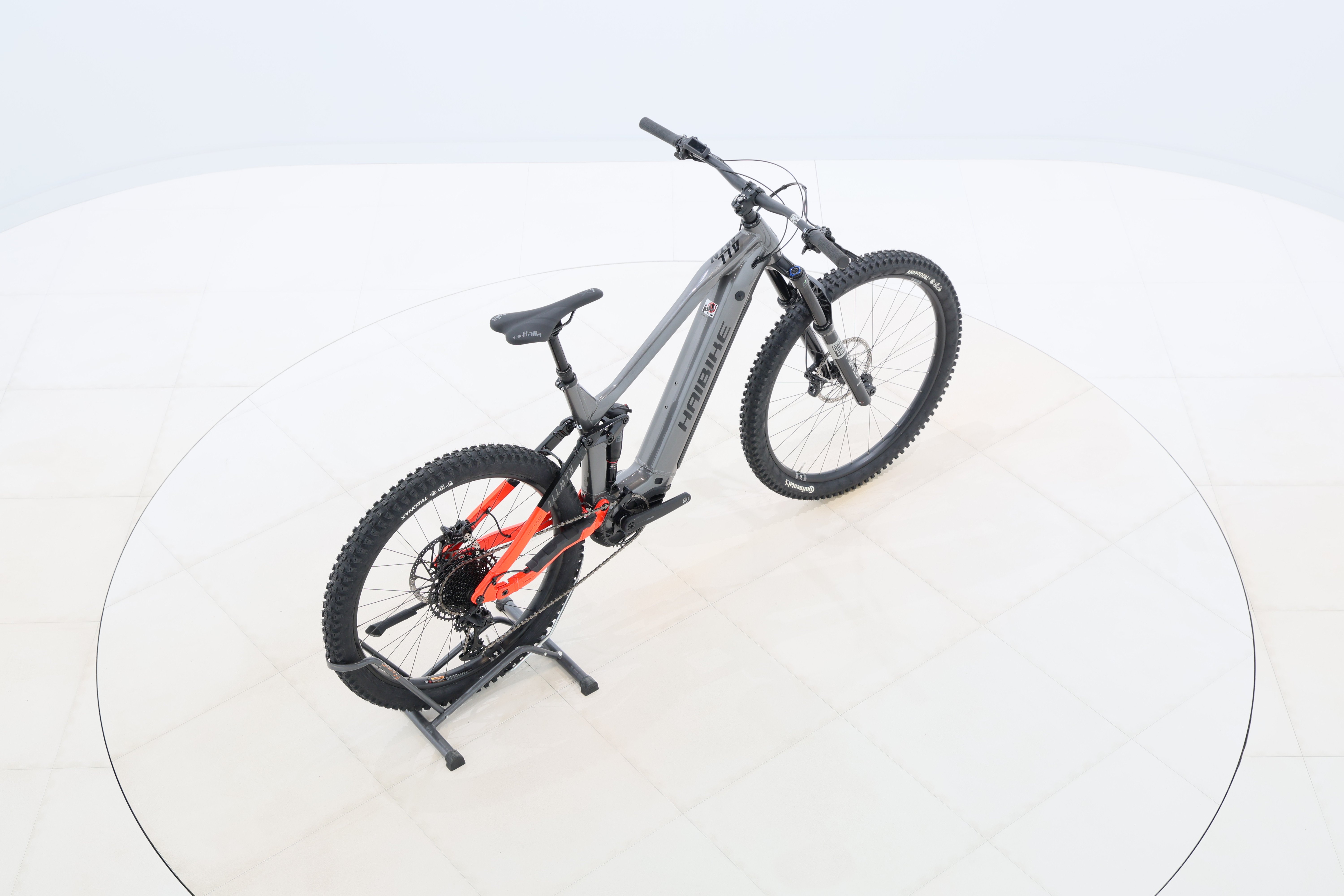 b9f7970e-e121-4dd7-b985-908319c6df6f