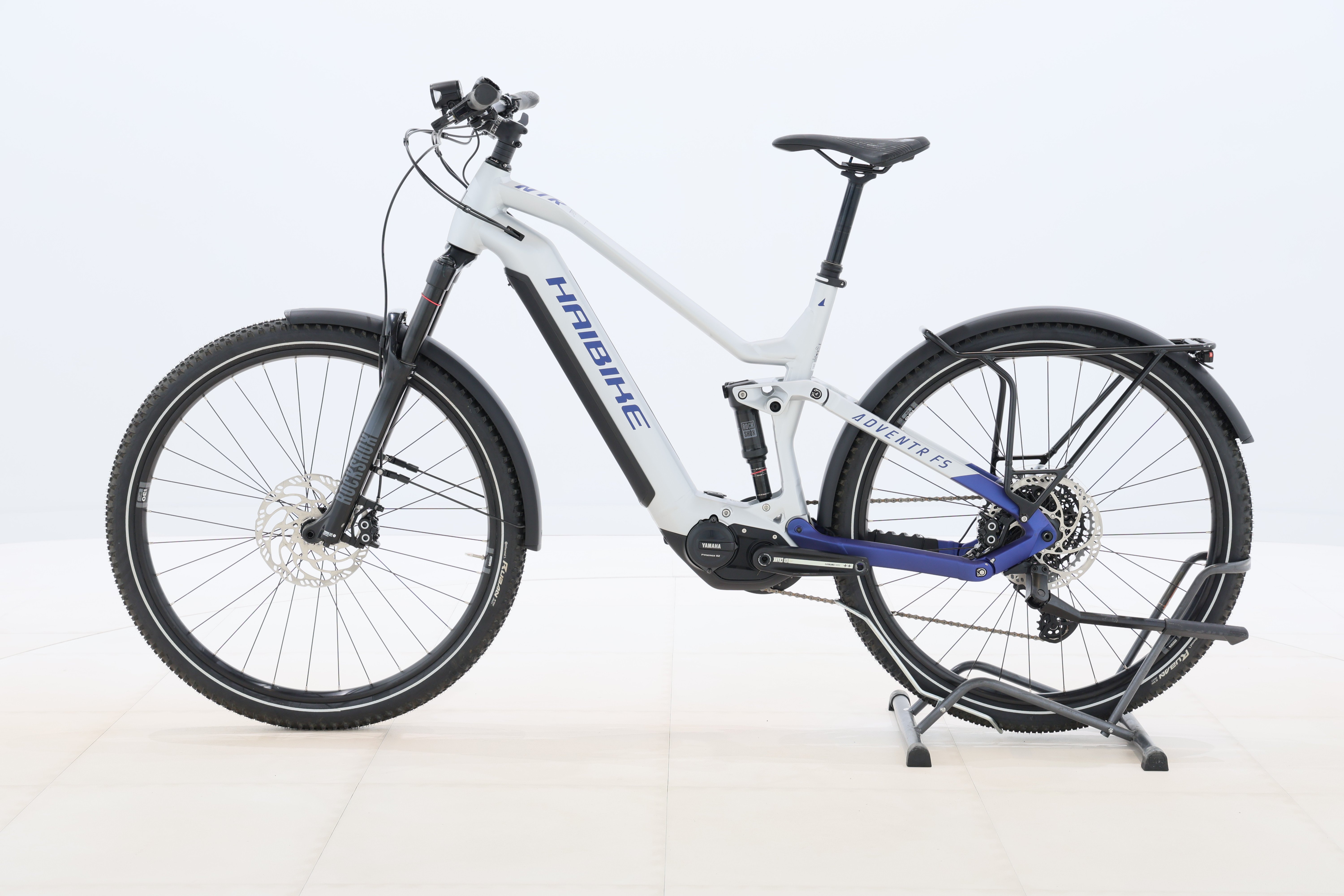 b6b523e9-7b17-45ee-a120-ff586b7d1123