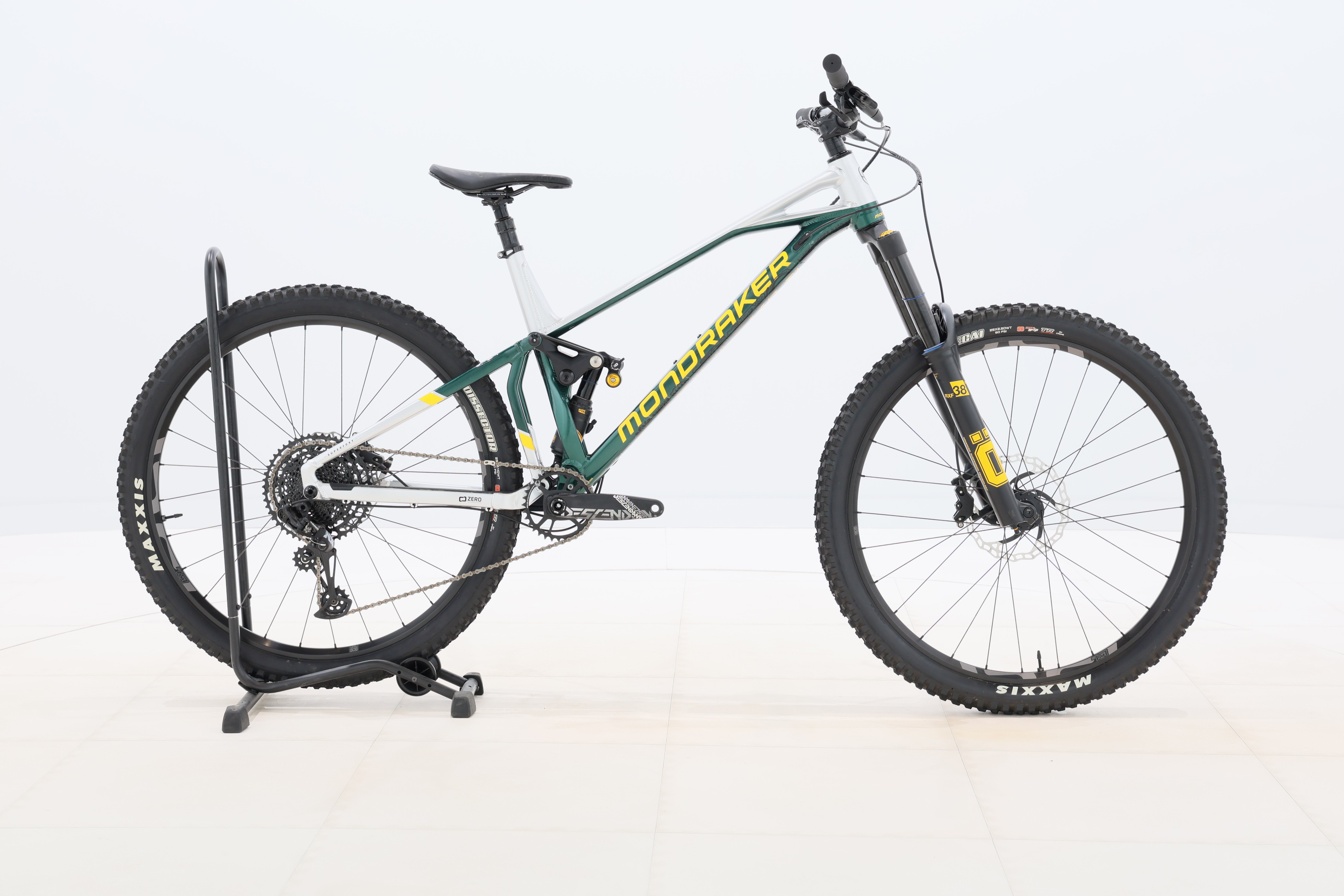 9e318633-d278-45d7-8eff-4aa86e37223b