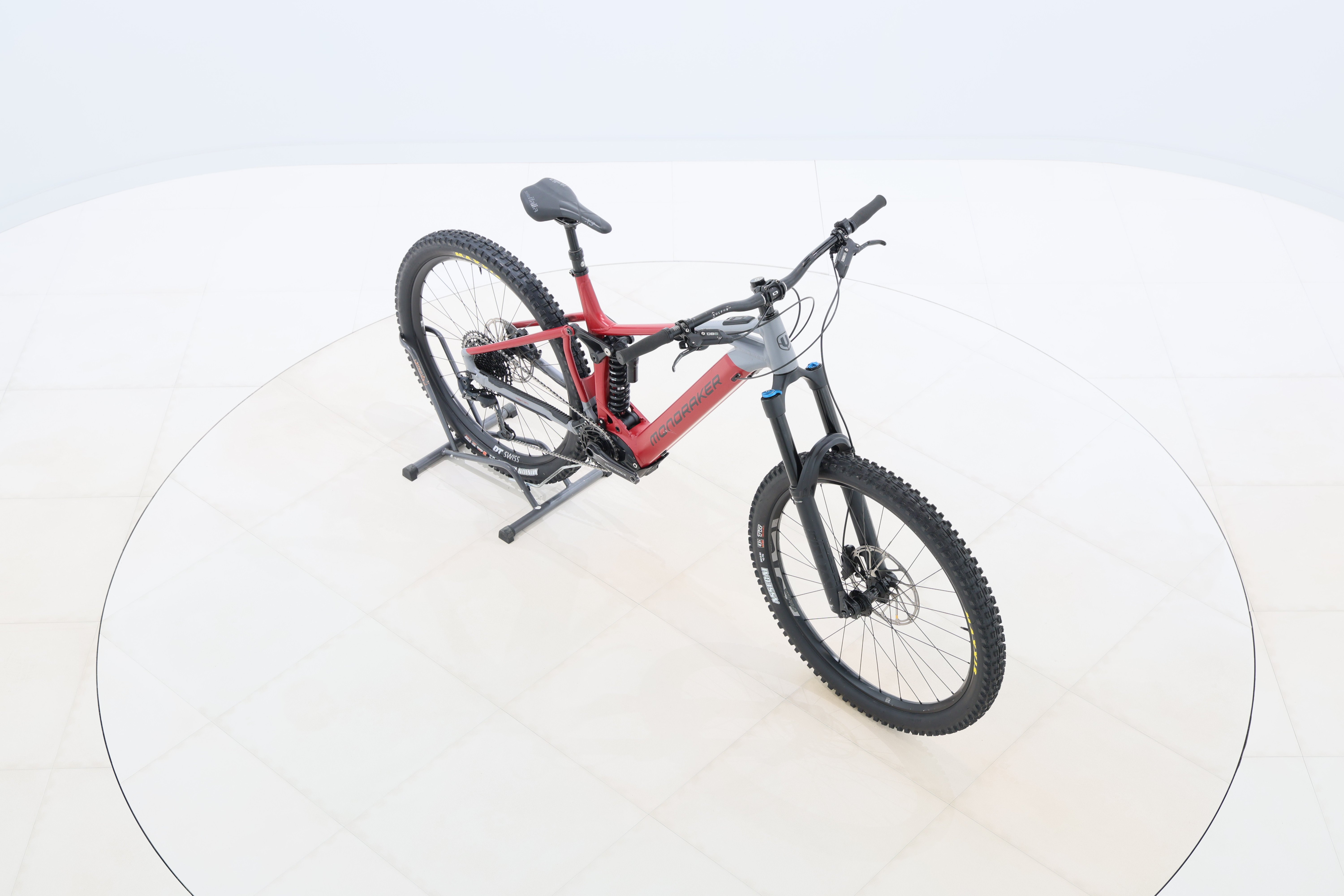 8e53eef9-33e7-41d8-b37d-a692e3cf8f25