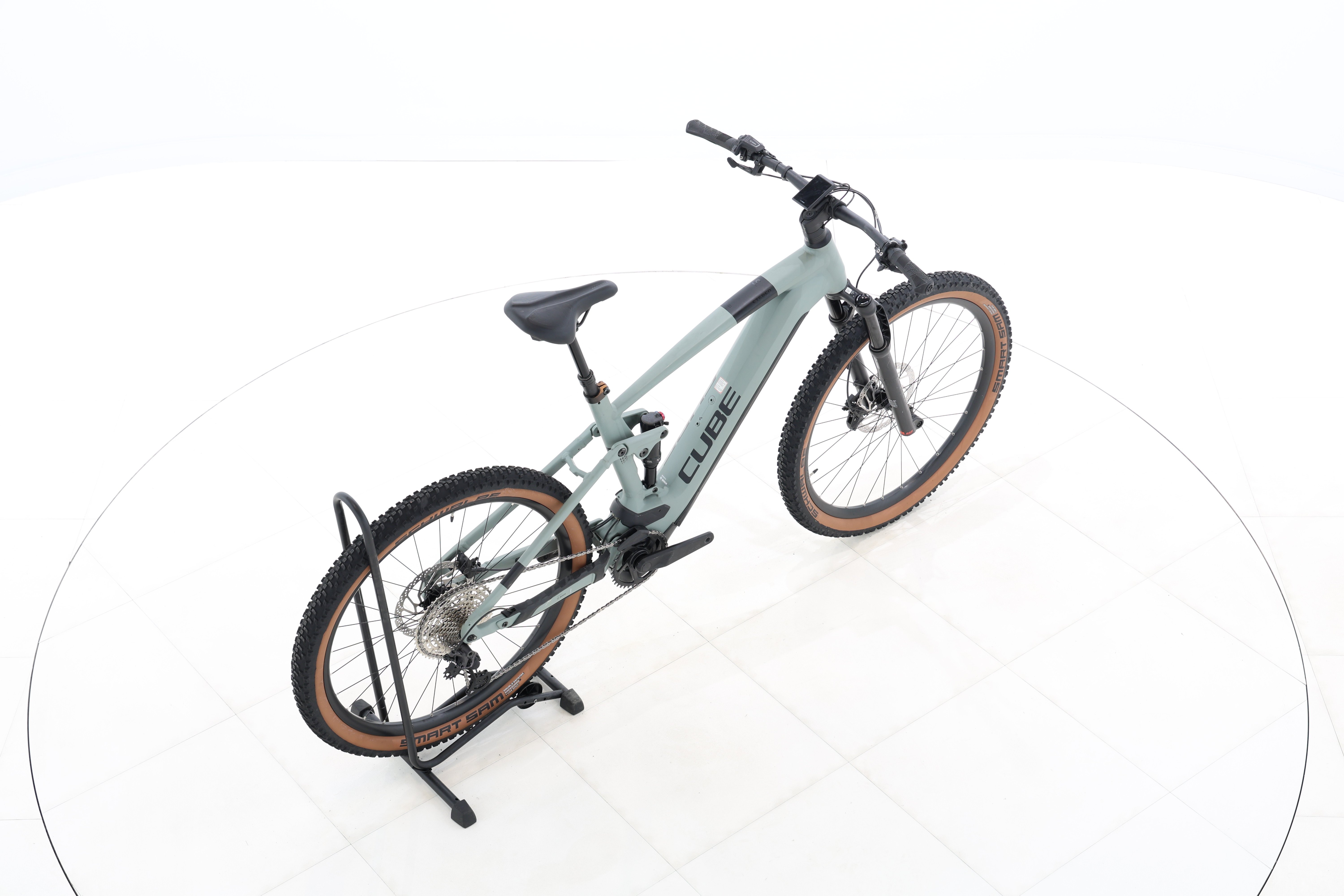 094e1546-f06c-442d-9c77-b5d094dccd91