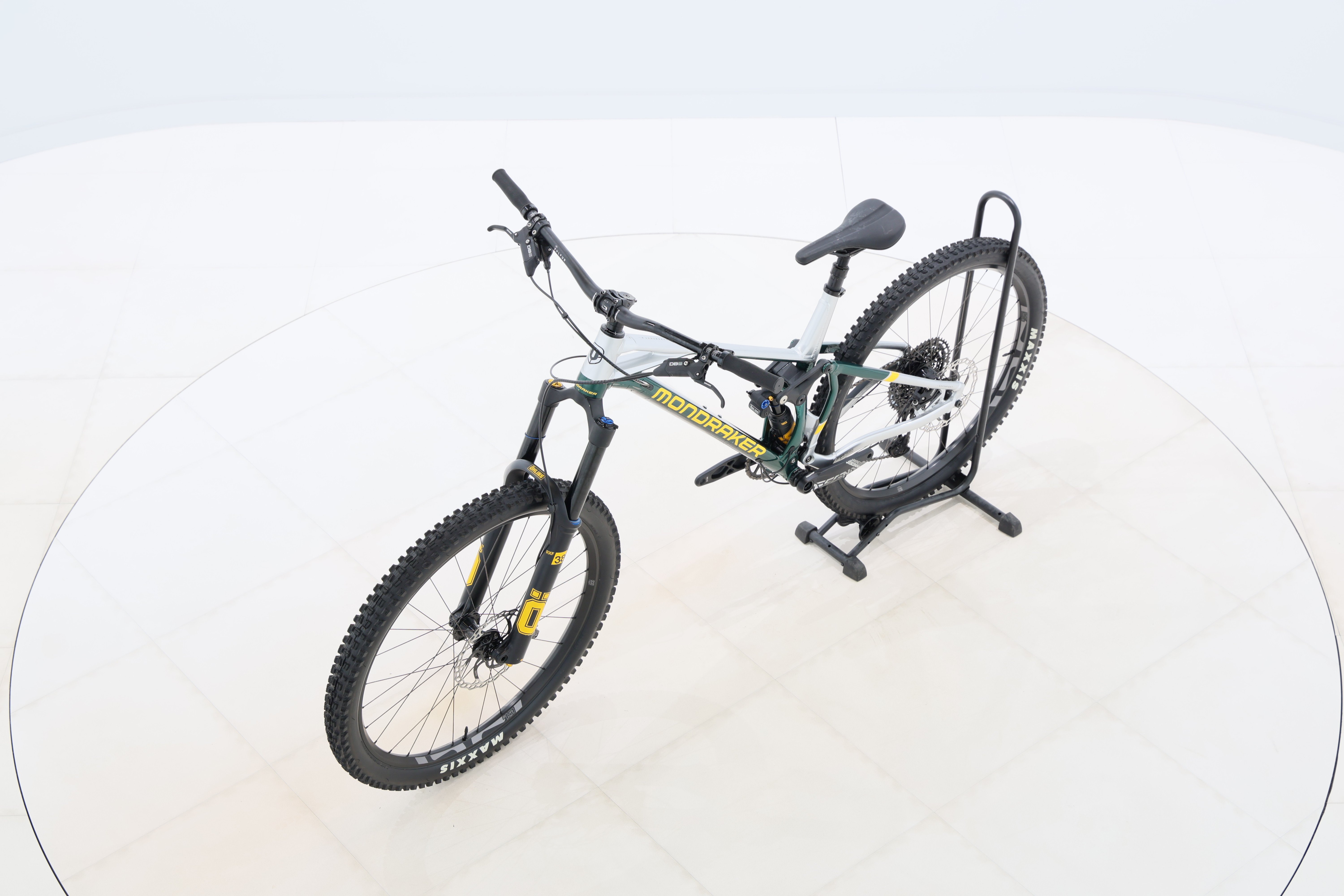 9e318633-d278-45d7-8eff-4aa86e37223b