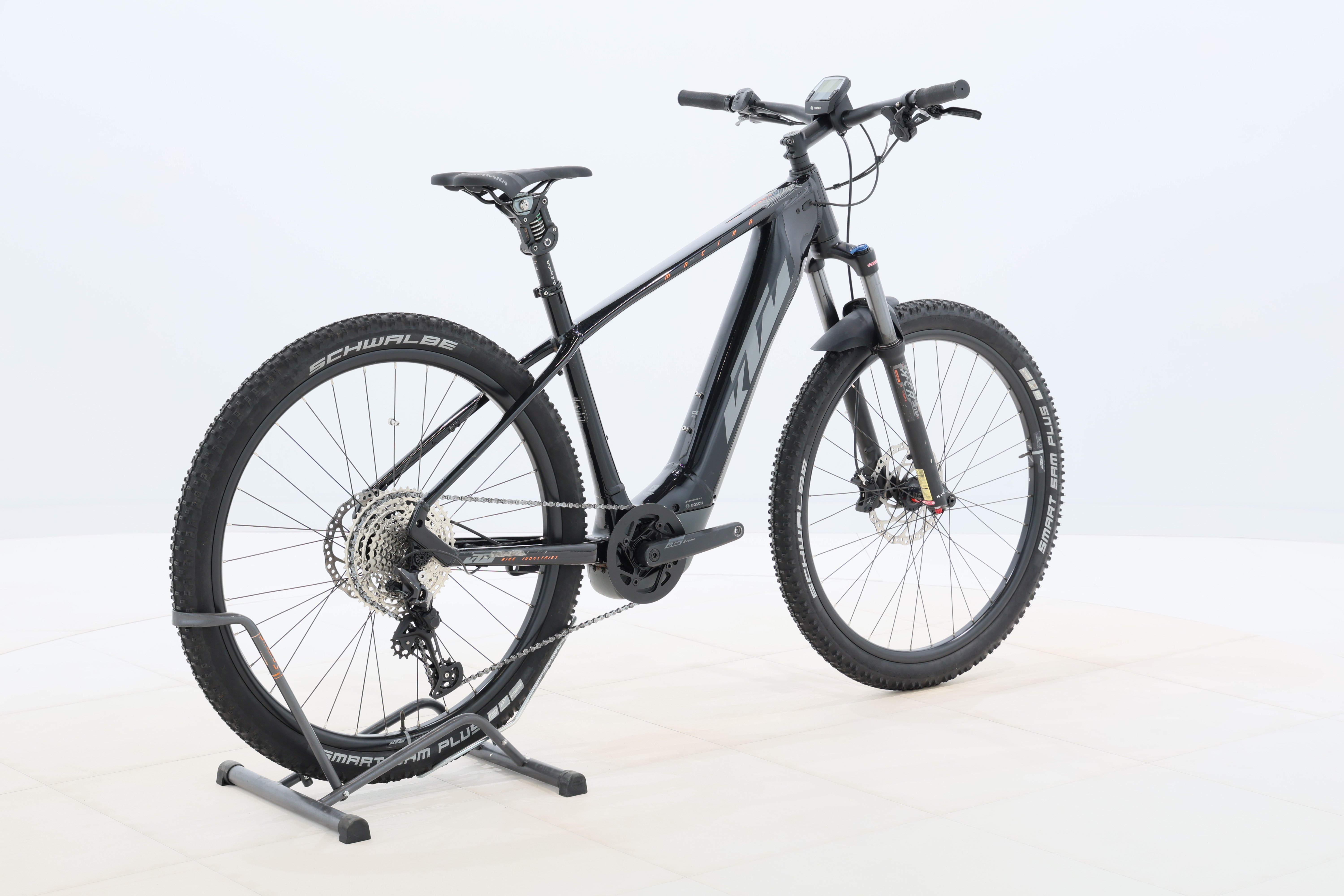 f0feb666-0720-4884-8c21-6a9eeca4163d