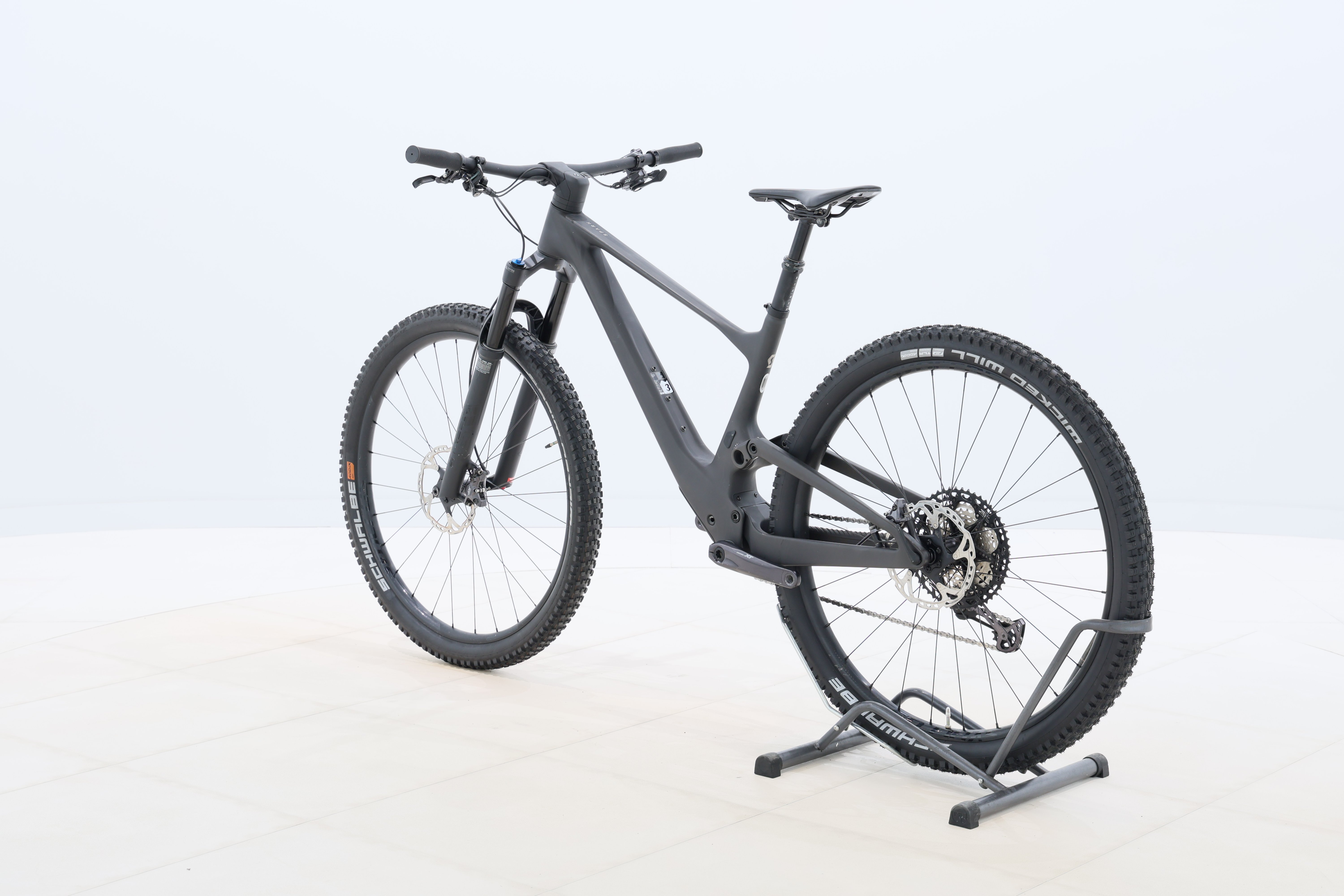 c035e1c7-5a40-4f8b-ac5f-83f23eaef570