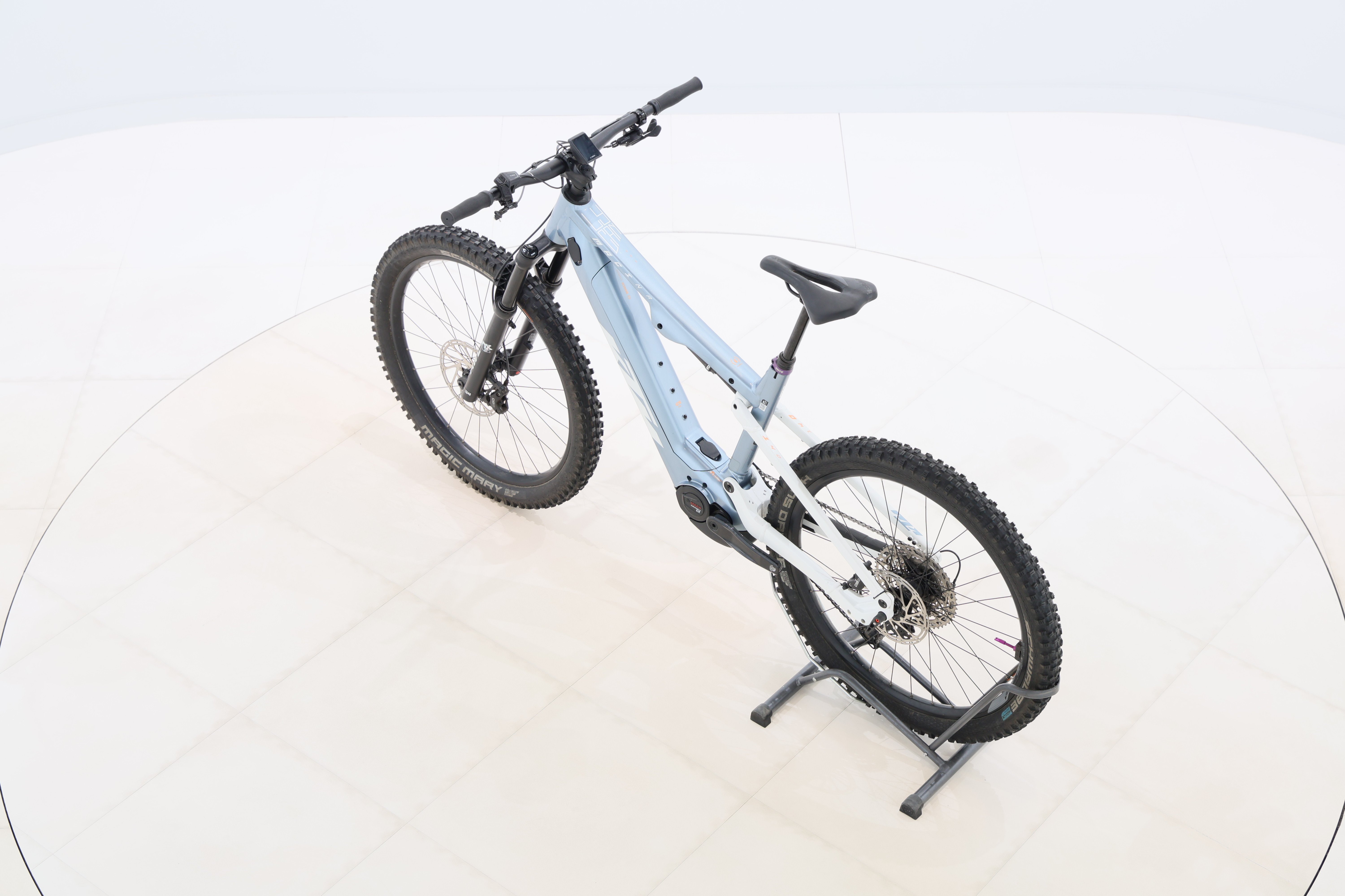 b8114300-e97a-4910-bfc7-eea3183ef822