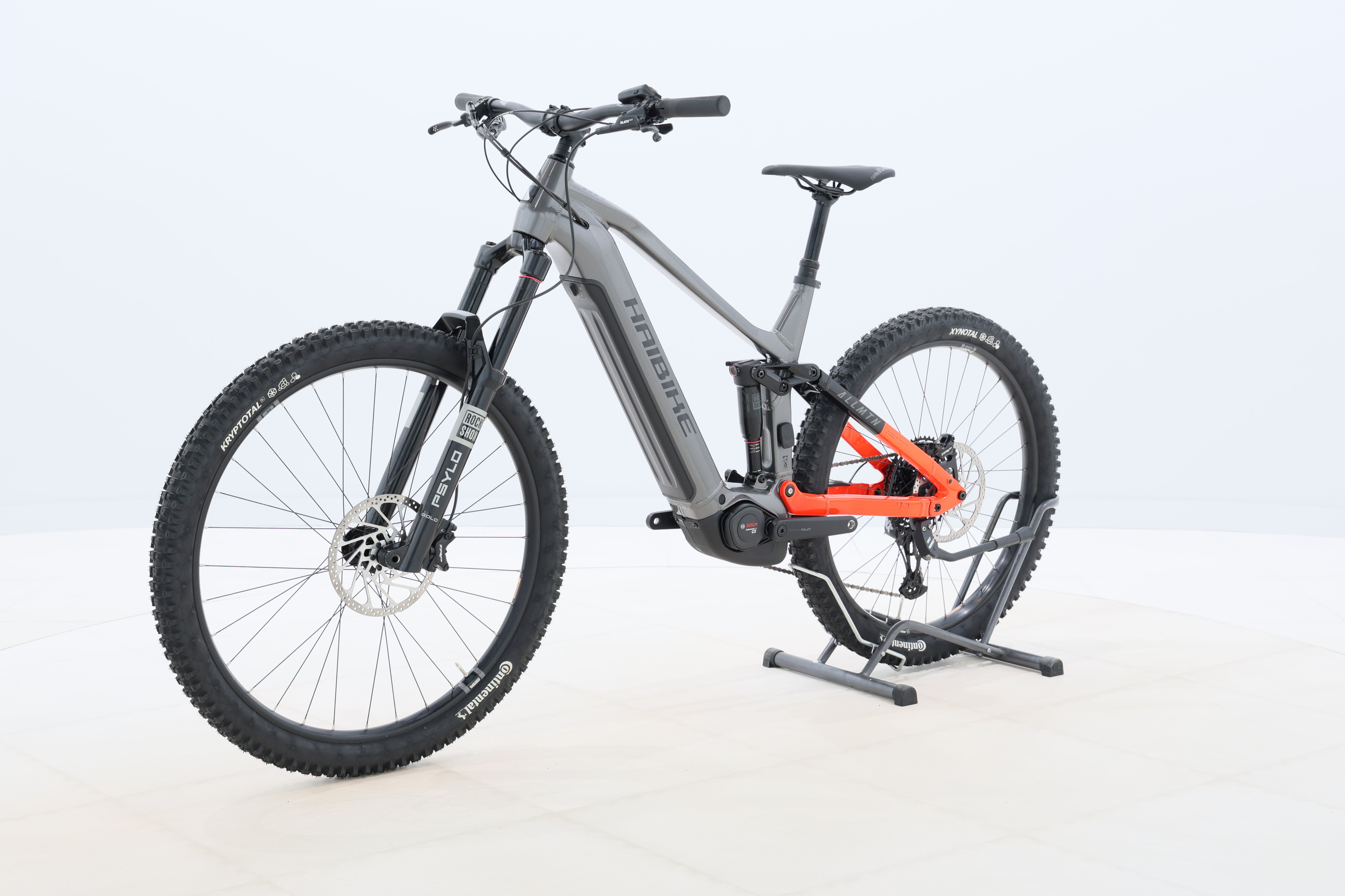 b9f7970e-e121-4dd7-b985-908319c6df6f