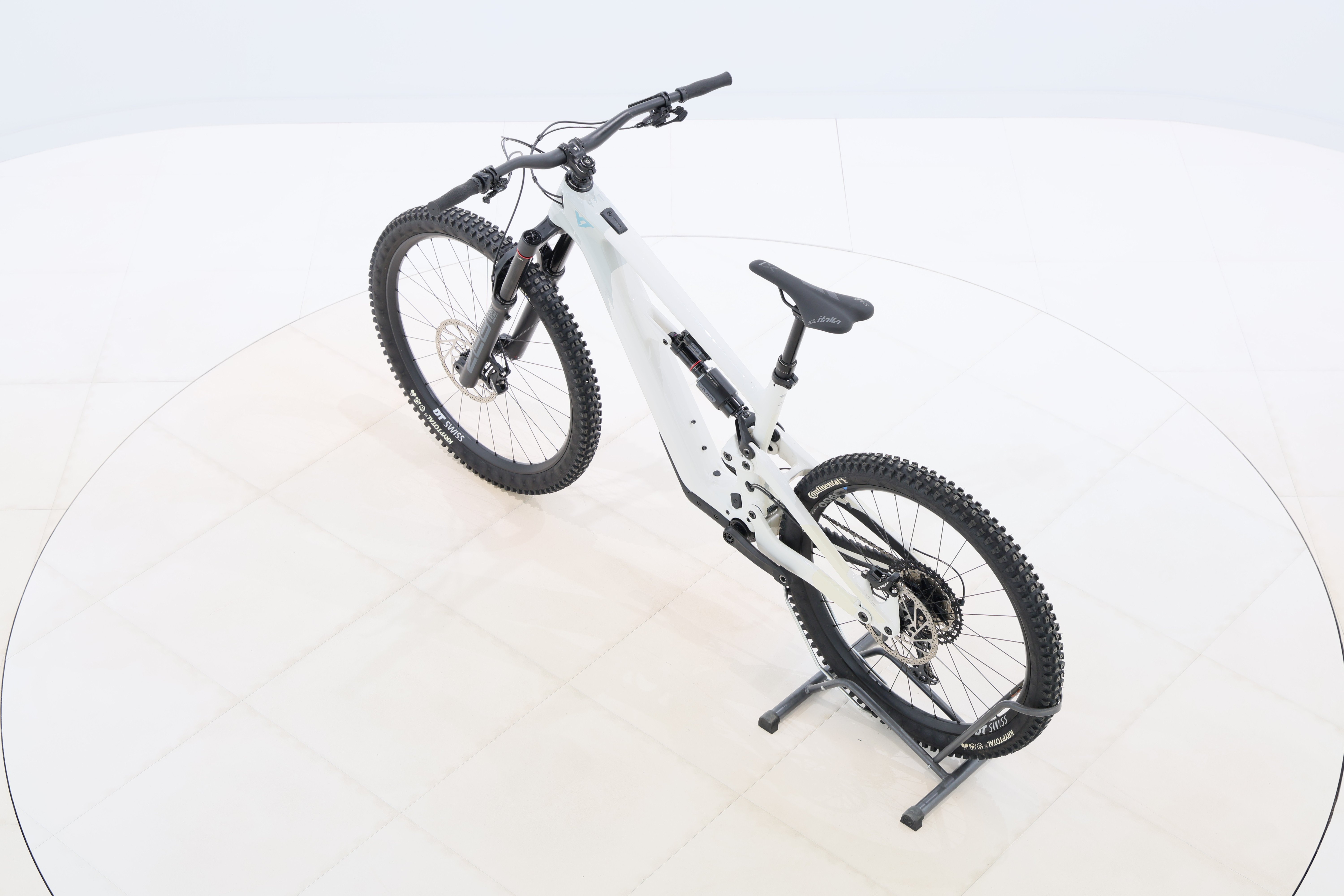 c1e8e386-ebf9-40f9-b994-0b6834216cb8