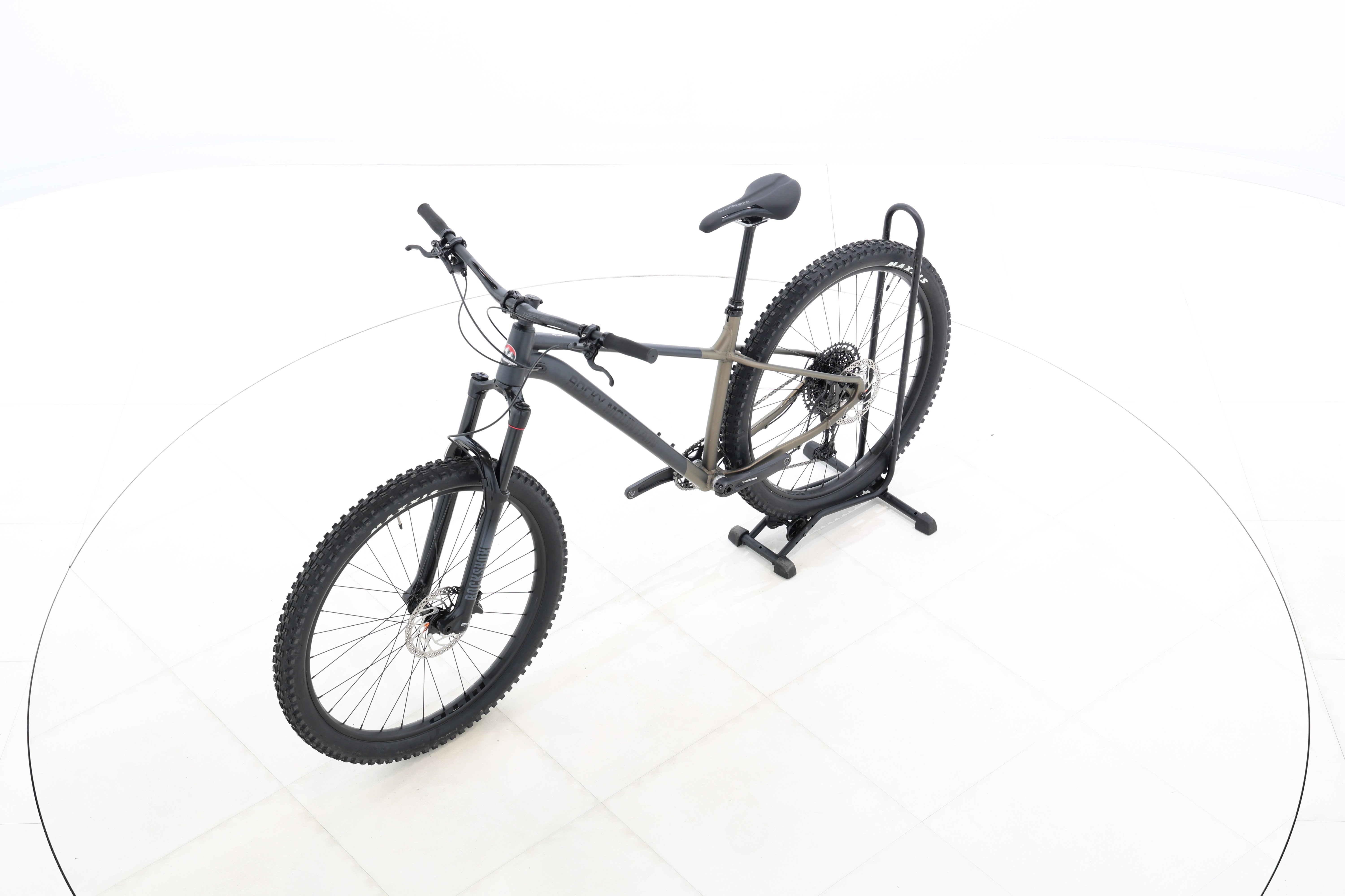 e6de18a3-0c19-40f6-9482-b94c211f0fb6