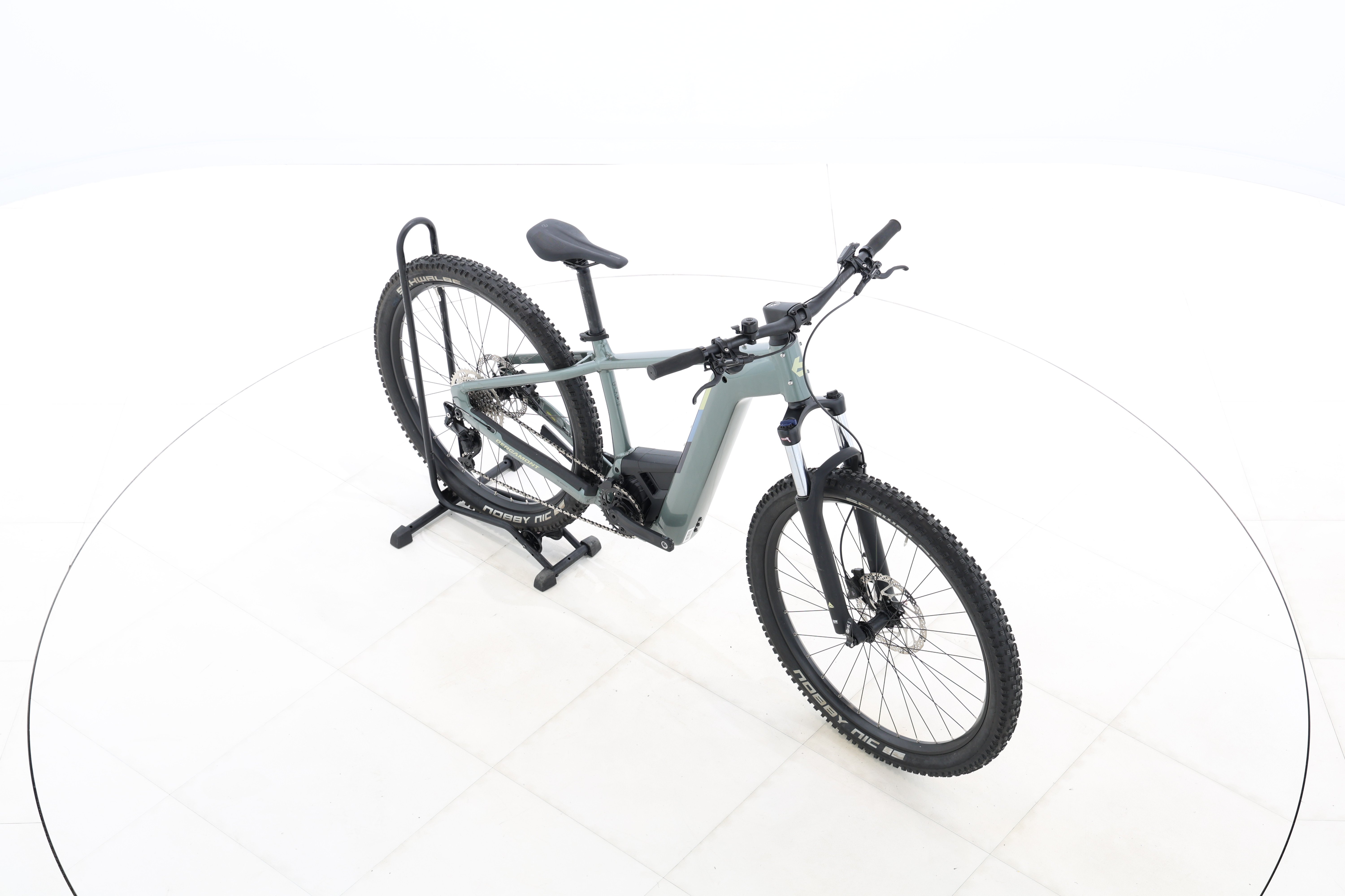 f4e0a827-a43e-4594-b55a-2ff0b3418900