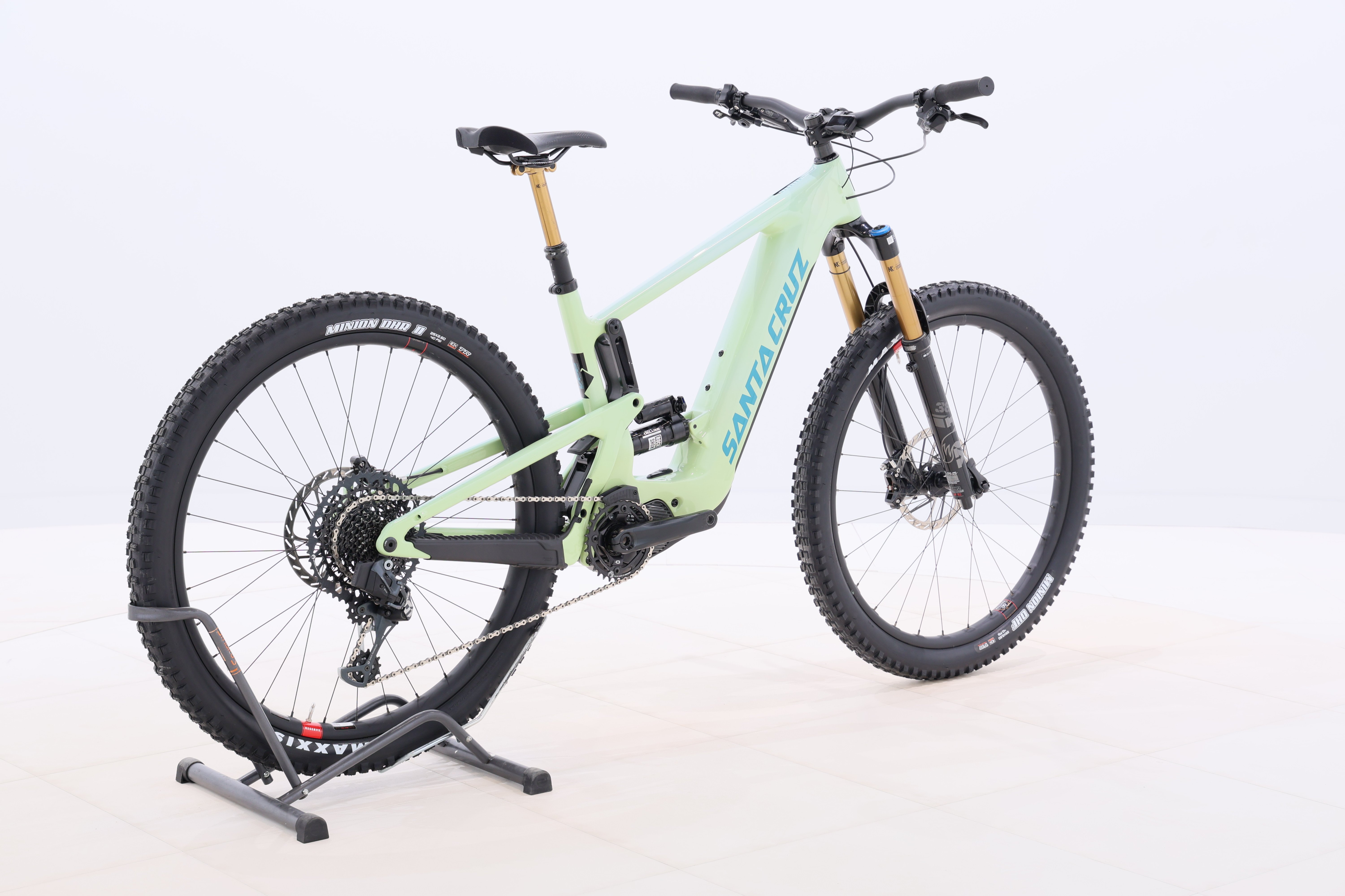 c8a5d781-b180-42ff-8a09-84d3701cd8b0