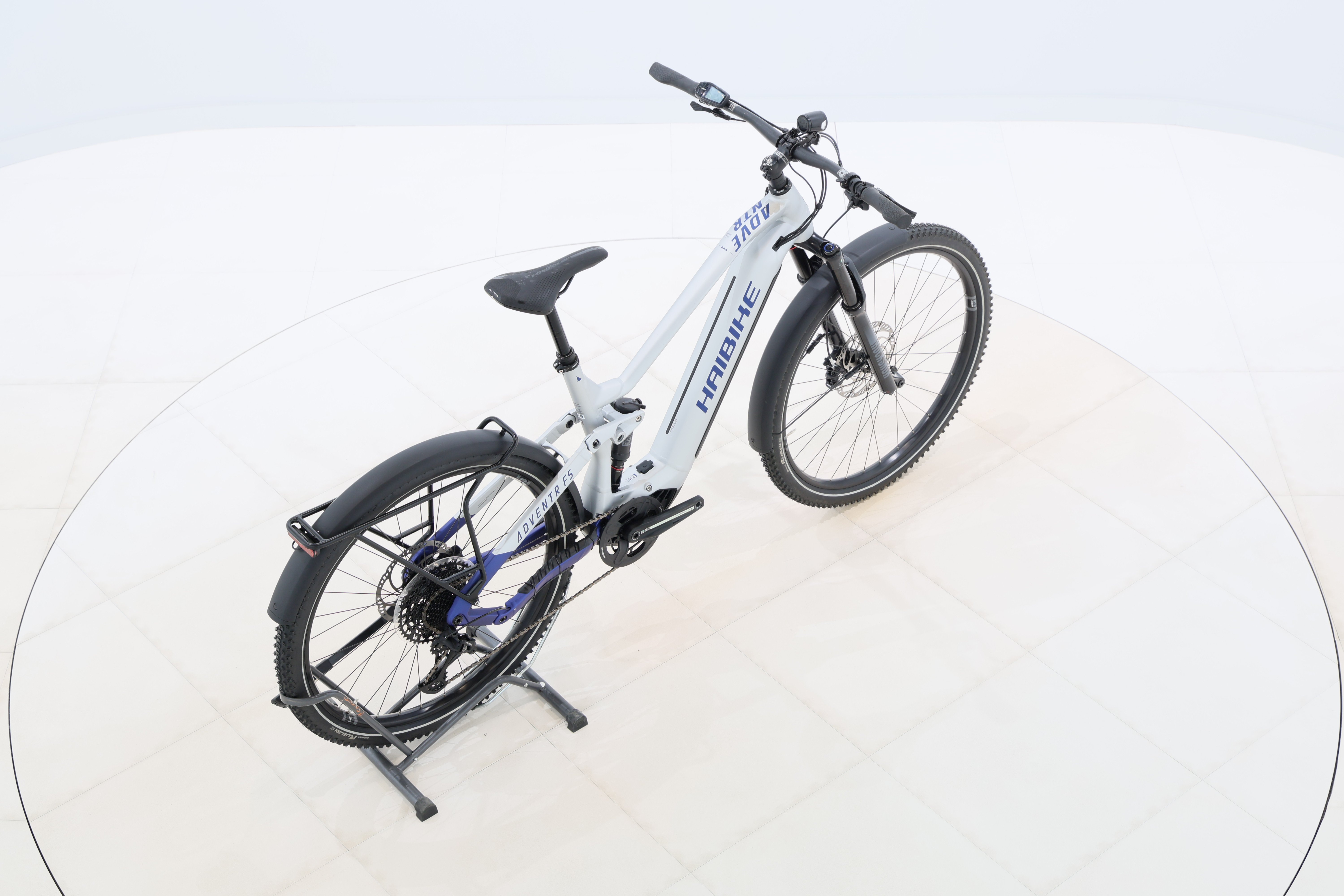 b6b523e9-7b17-45ee-a120-ff586b7d1123