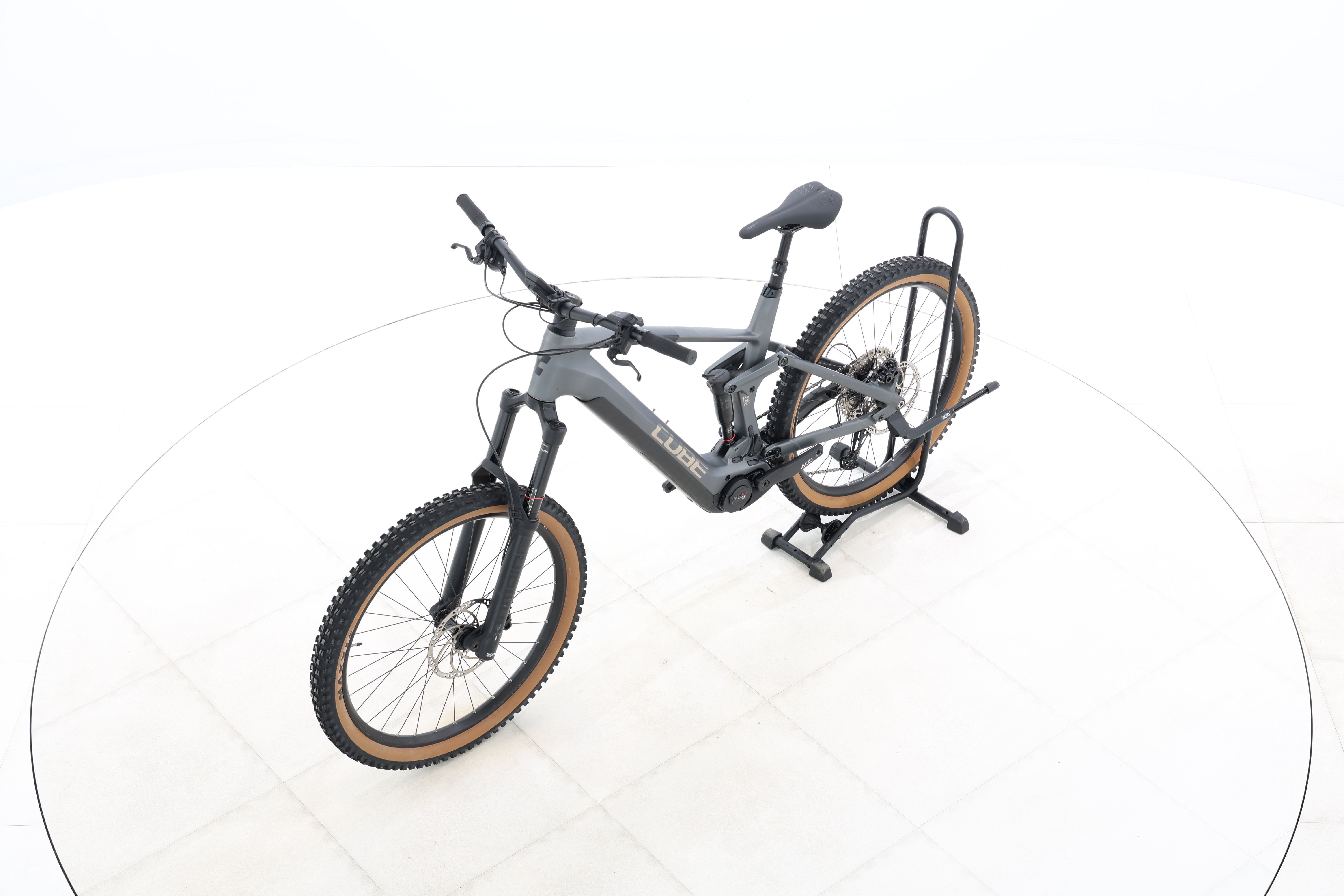 99b0114a-121d-479c-bd65-d37668dae17c