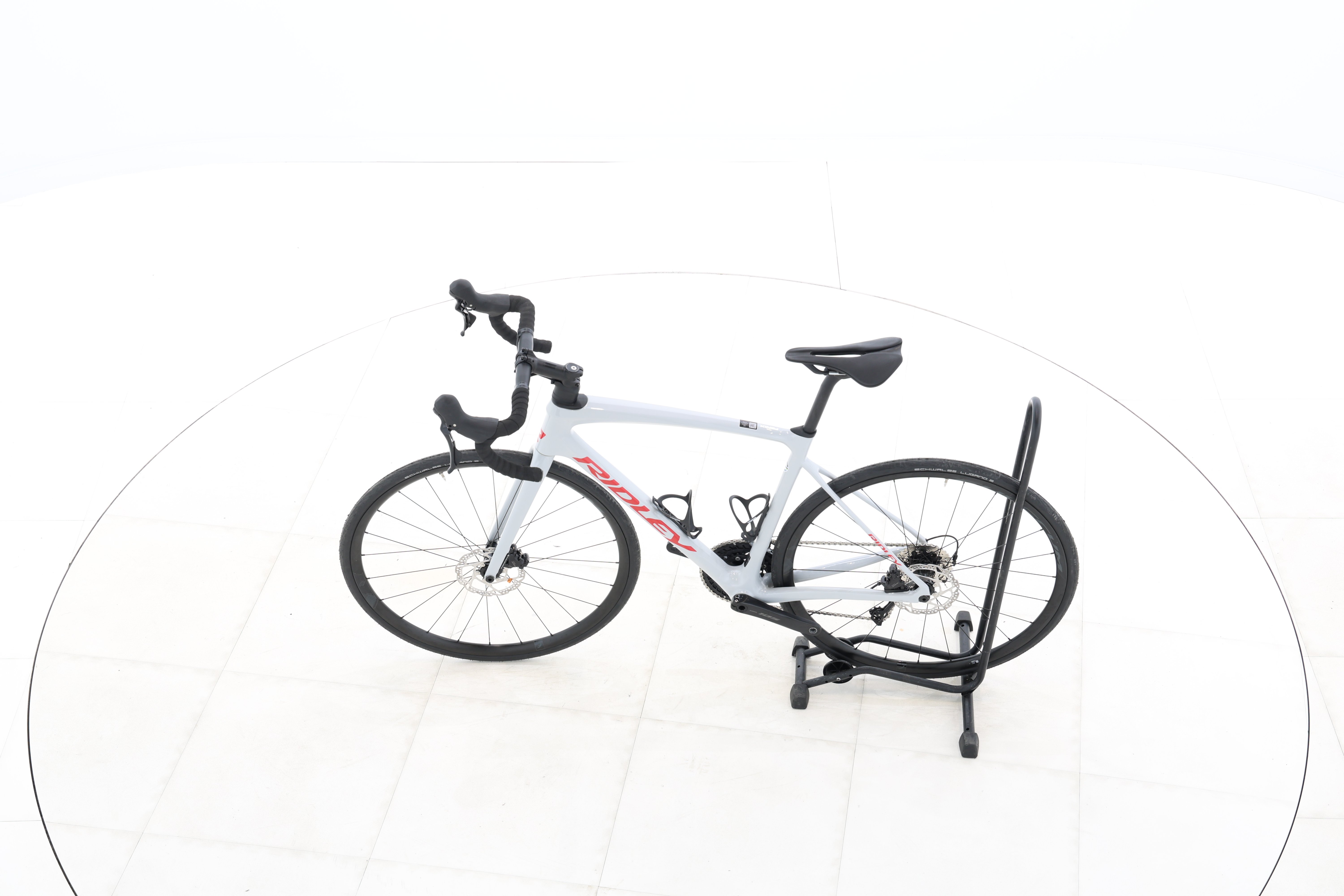 e6806087-27f5-4136-a994-2cb5cf8a9473