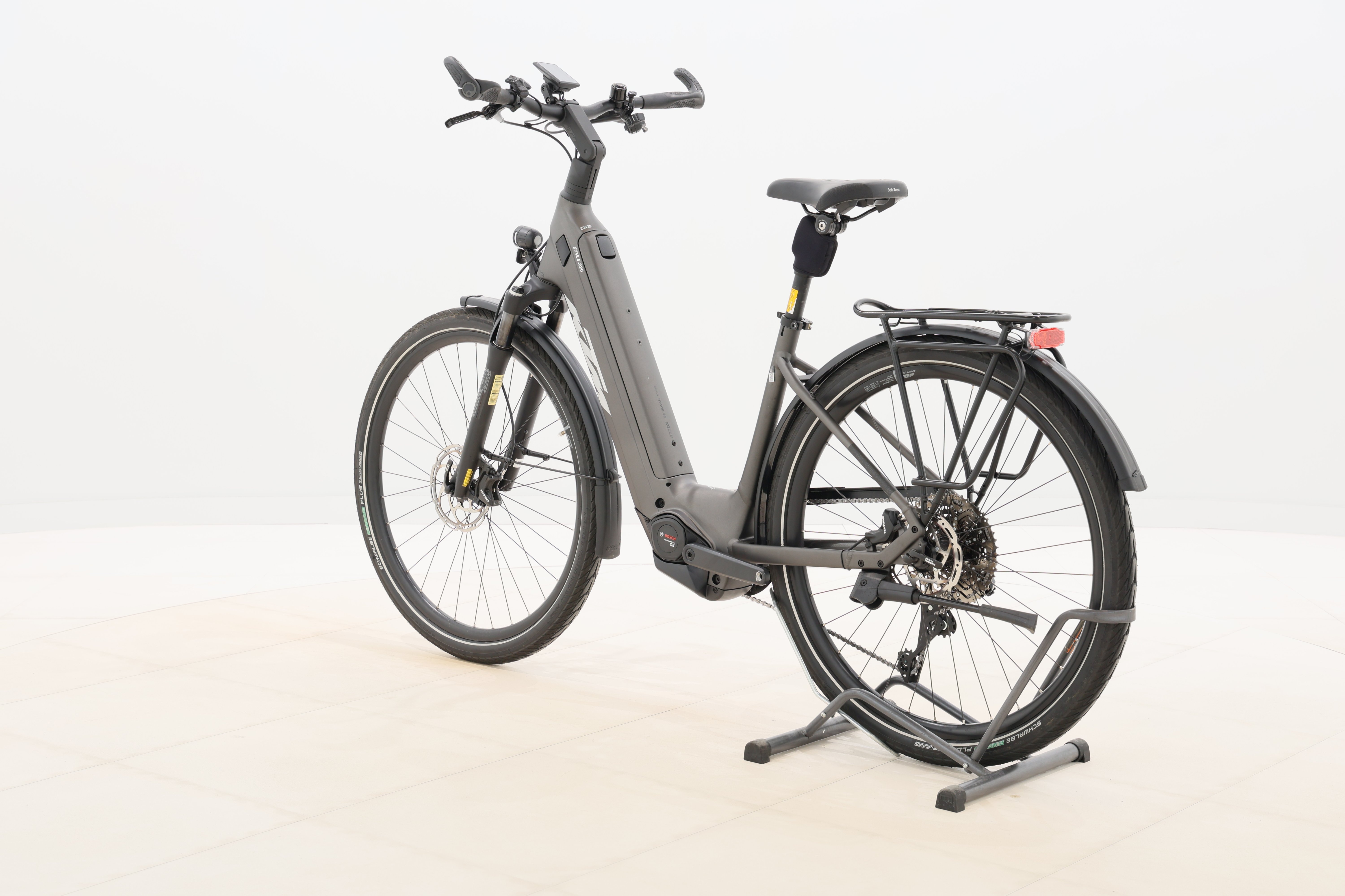 d258eedb-f8e2-4b61-93f8-5edfe9898096