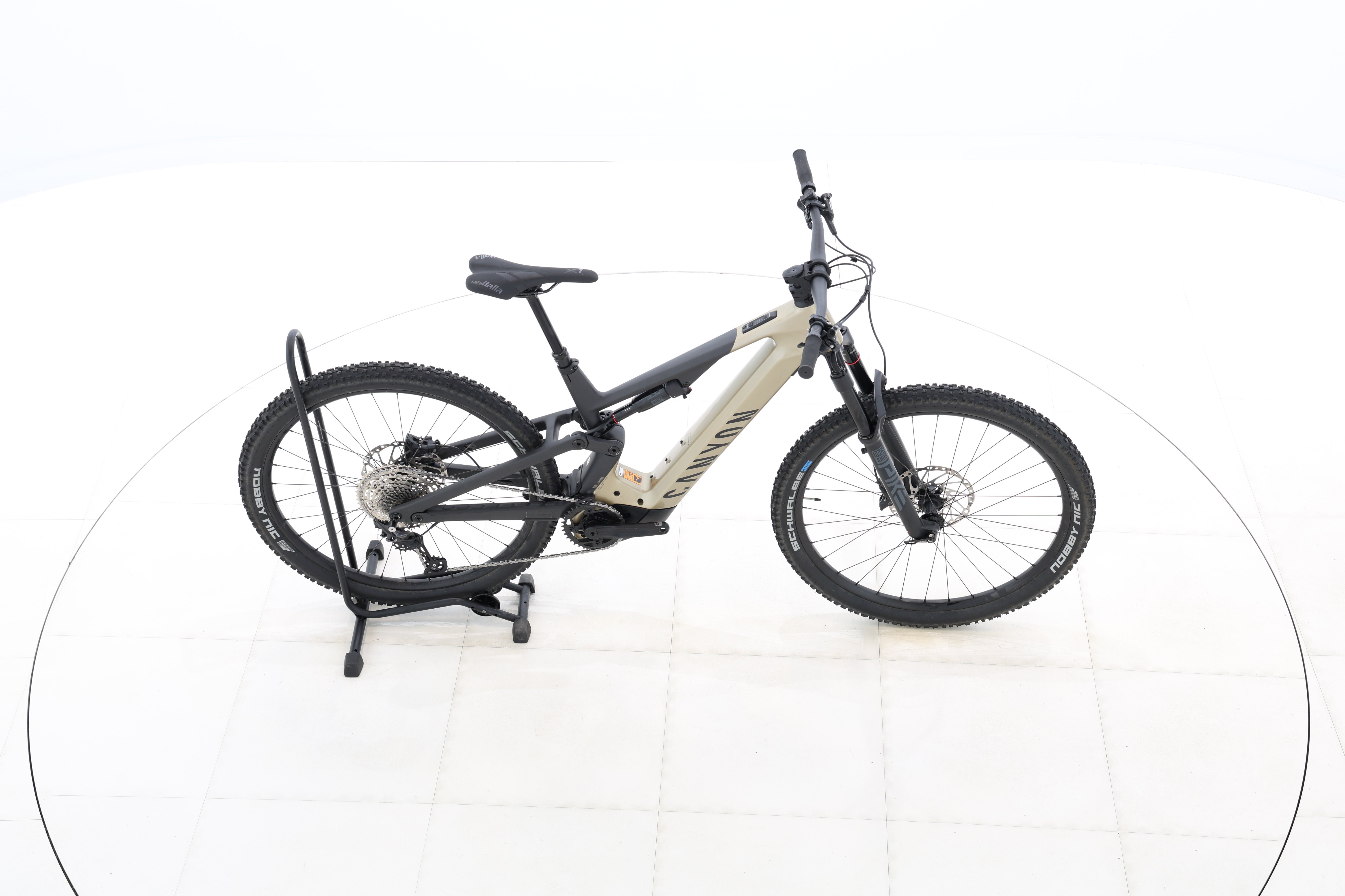 e036c6f1-7d07-4985-92ca-89bfdc587fe5