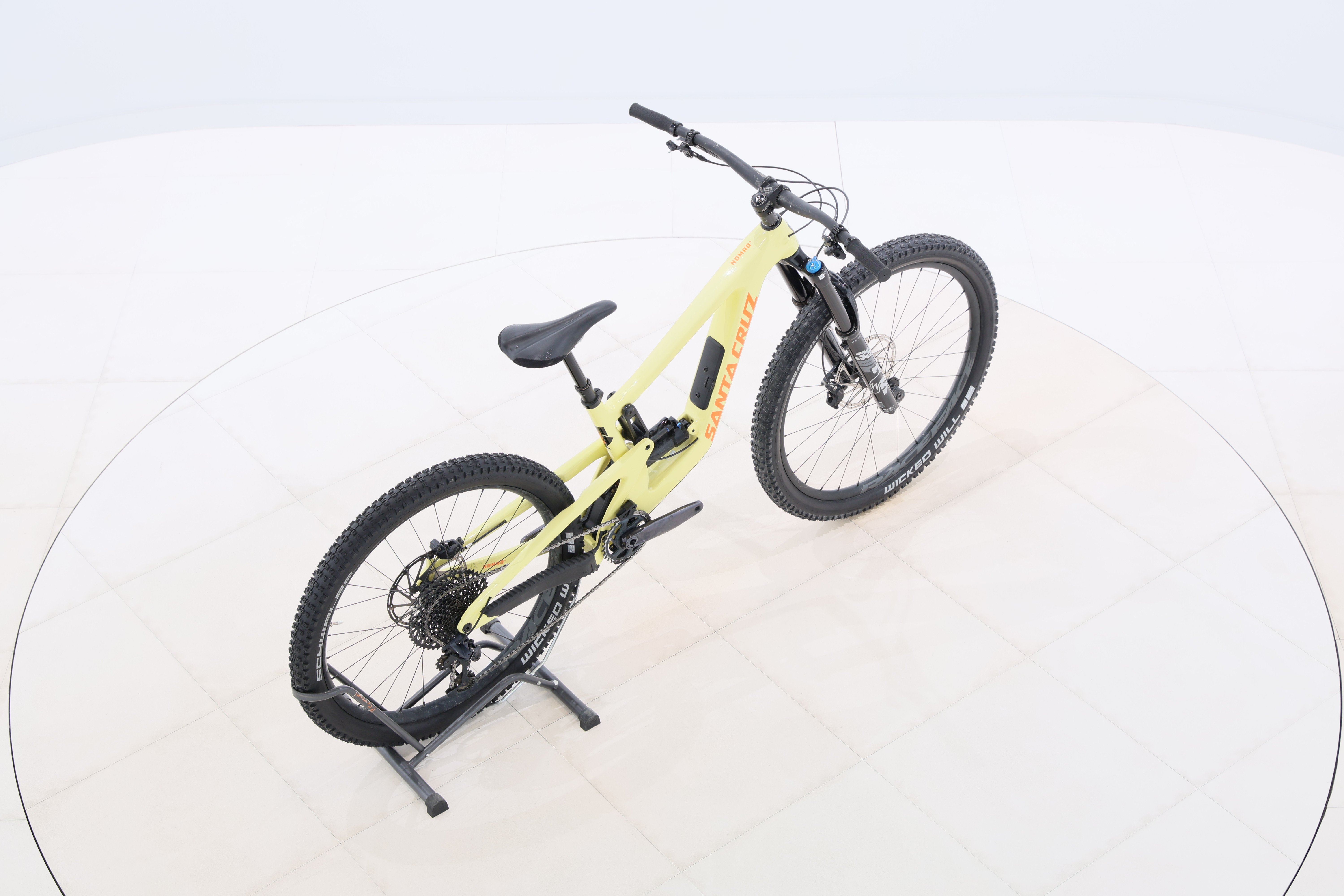 76ec0a8e-933b-4819-8846-045e43ff3f06