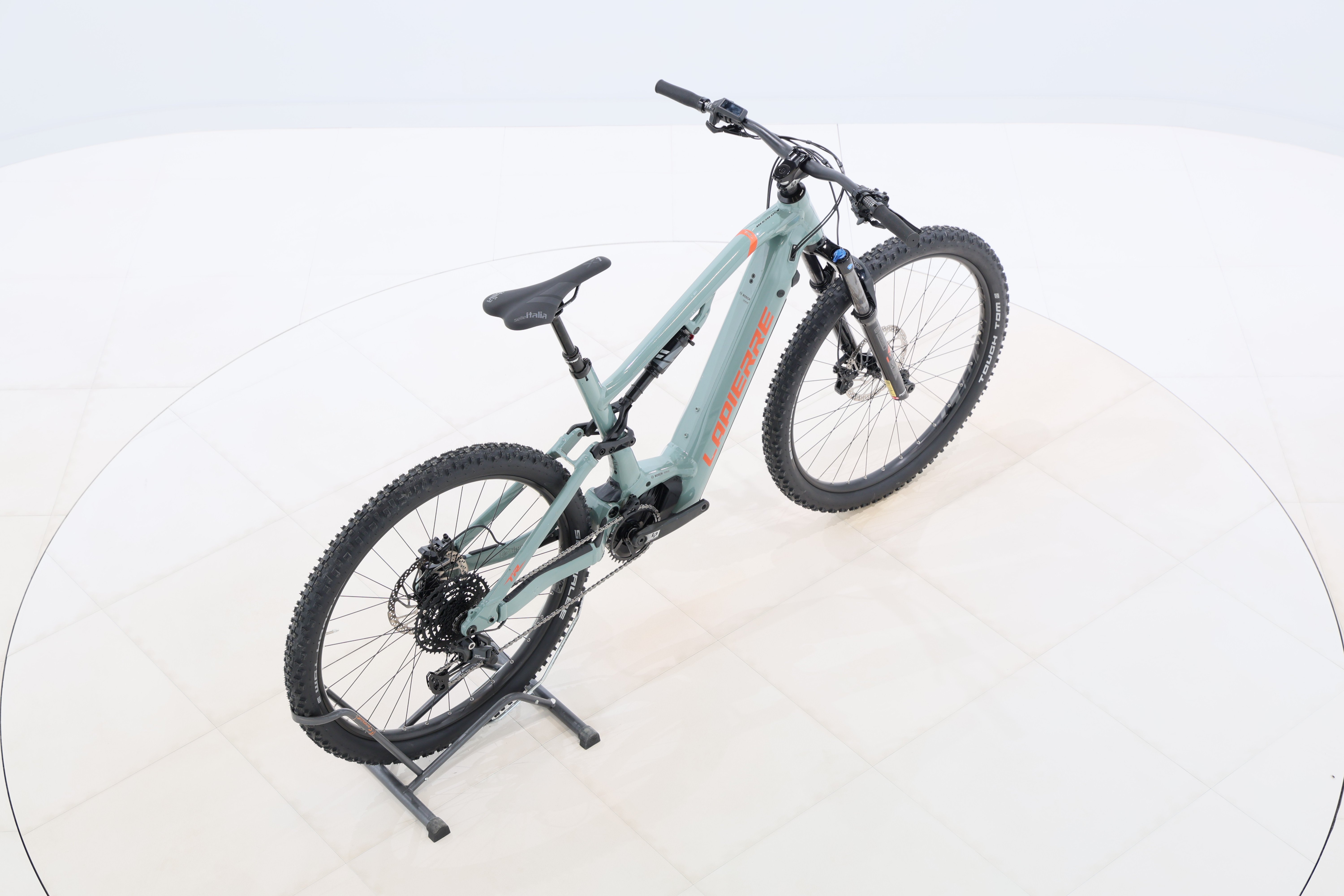 8e0fd50c-1890-47db-a6f6-a0f49443886c