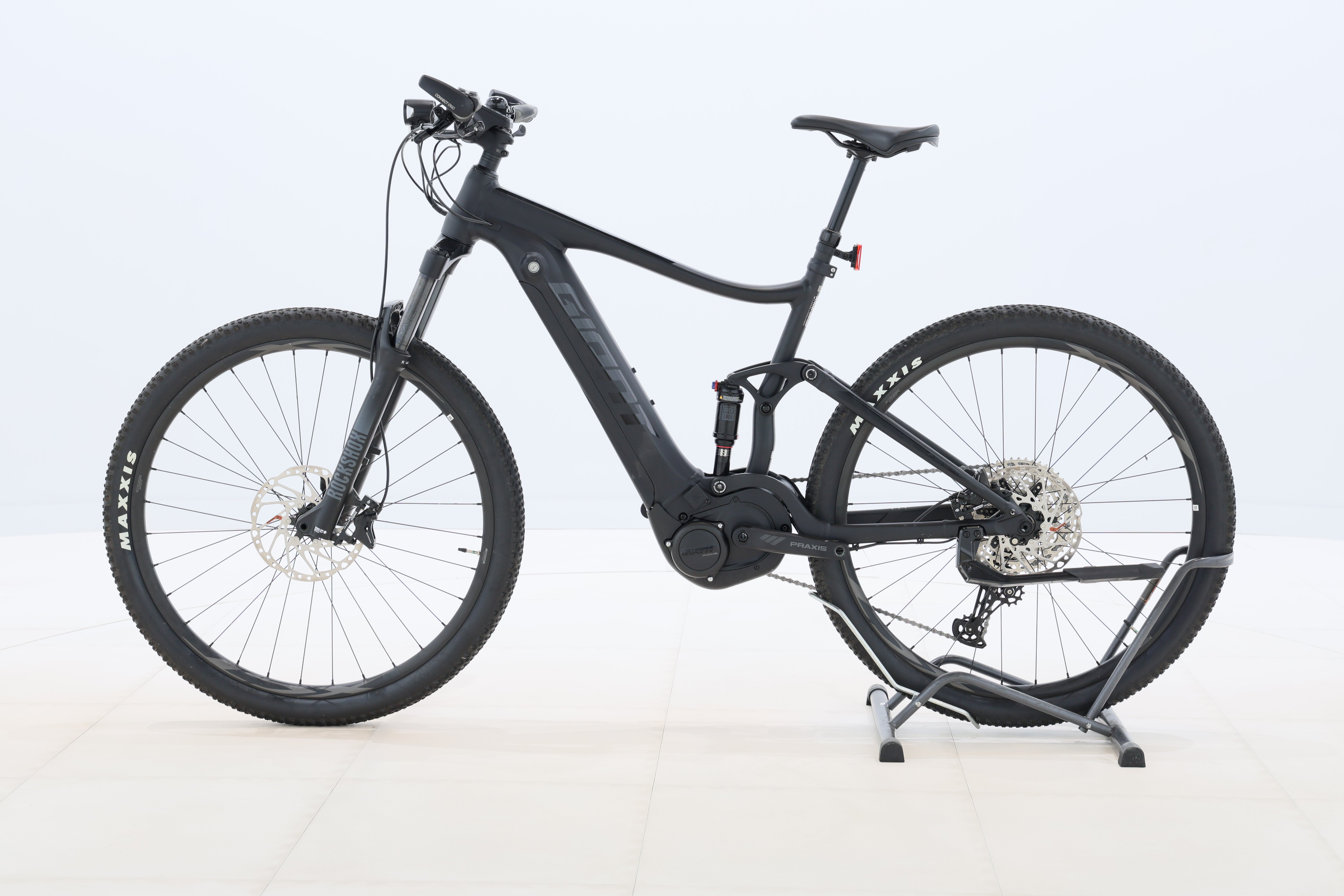 98a9dff9-7402-488e-83e1-81452543975d