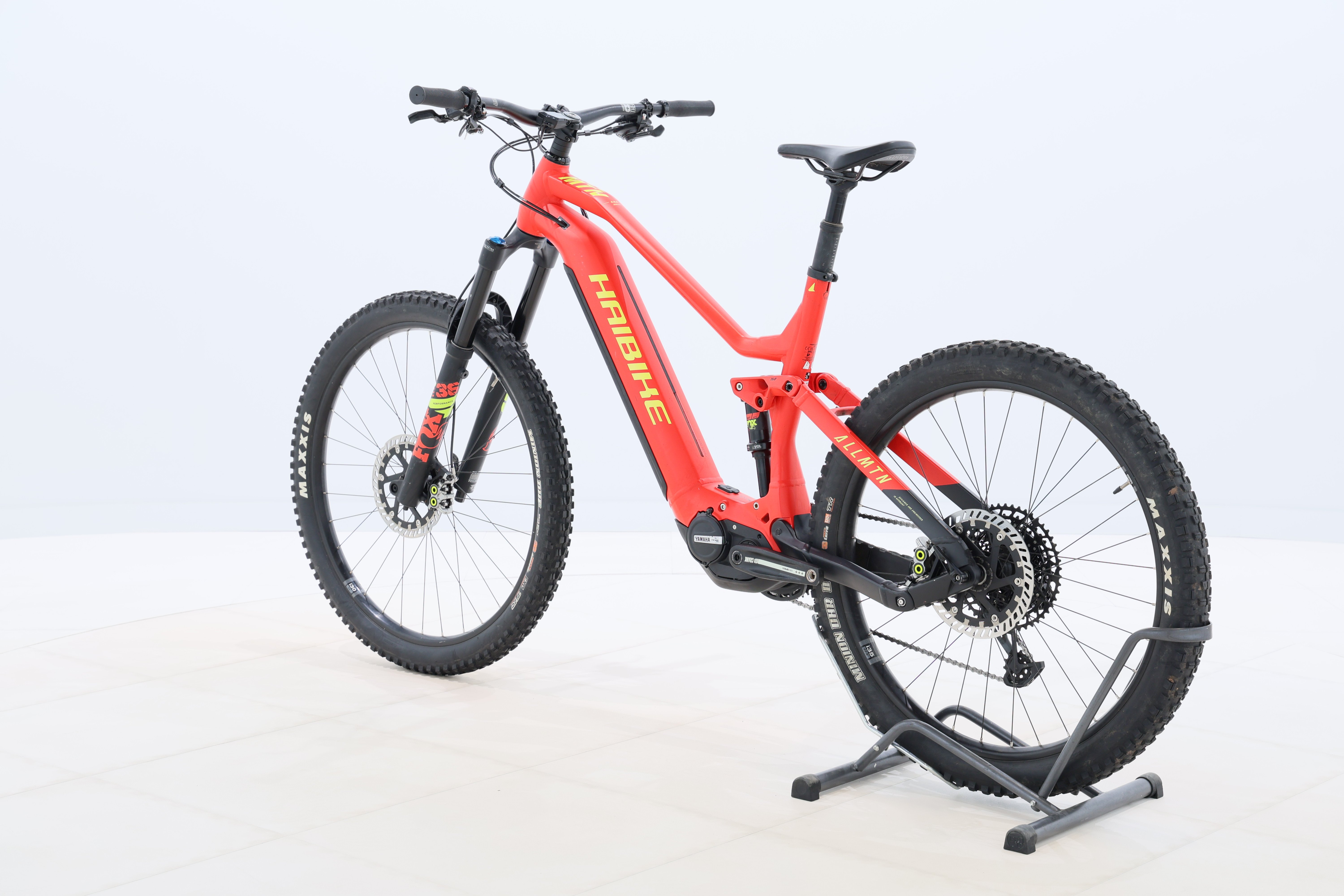 0f0202f2-c1f9-4b52-9dcb-e6c26de14732