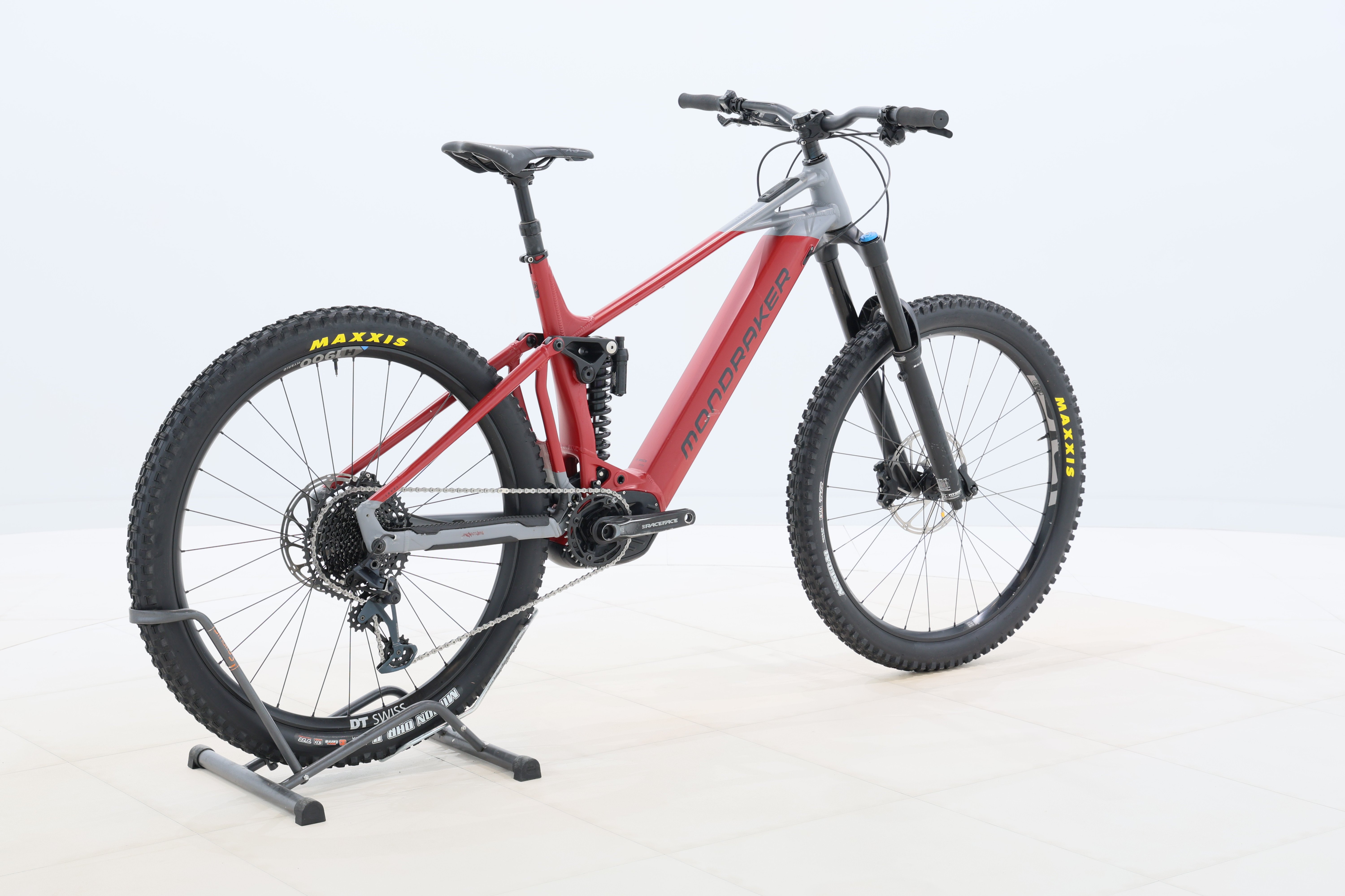 8e53eef9-33e7-41d8-b37d-a692e3cf8f25