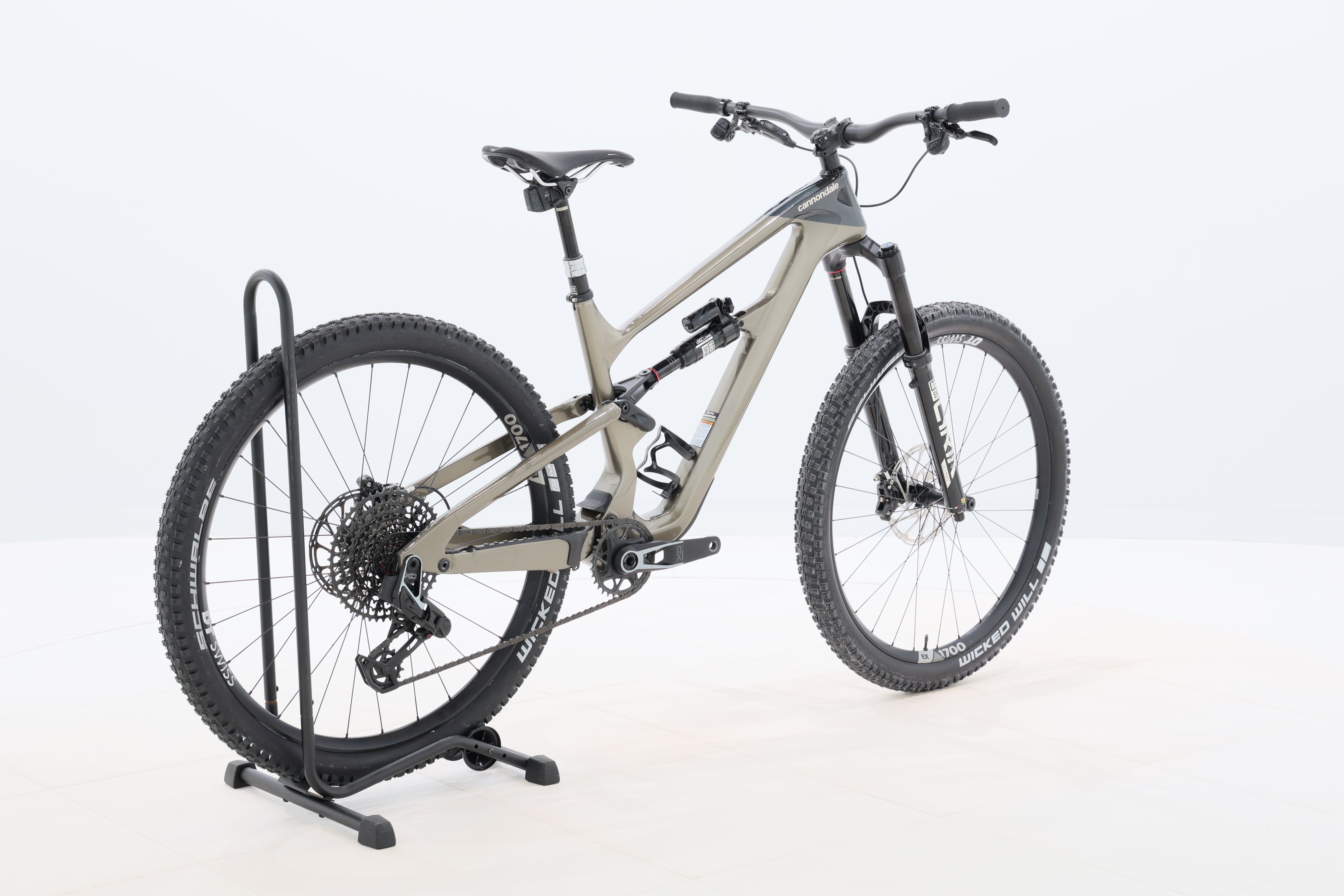 16b9b5d2-89e9-4c72-a3ac-2a67efe3e111