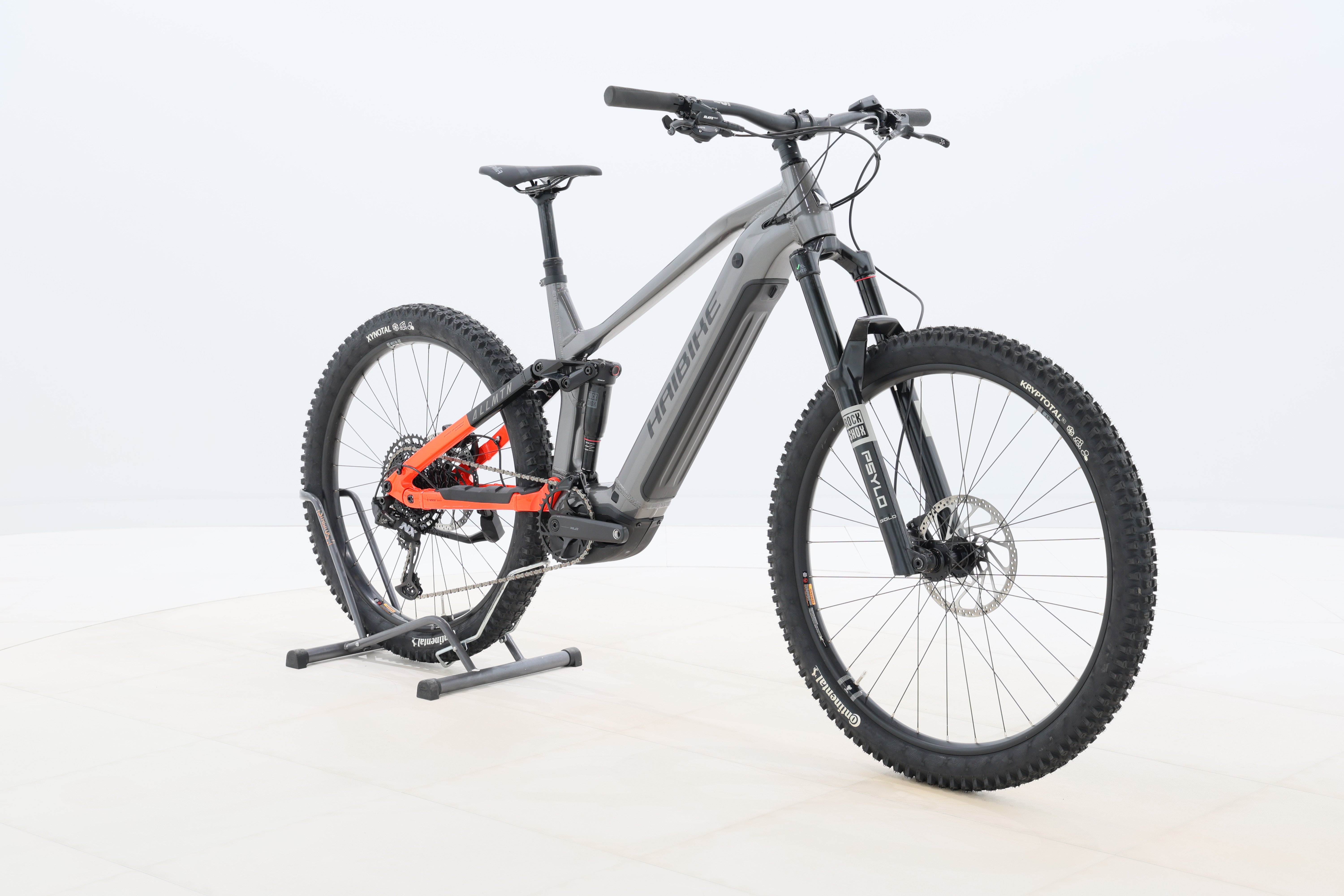 b9f7970e-e121-4dd7-b985-908319c6df6f