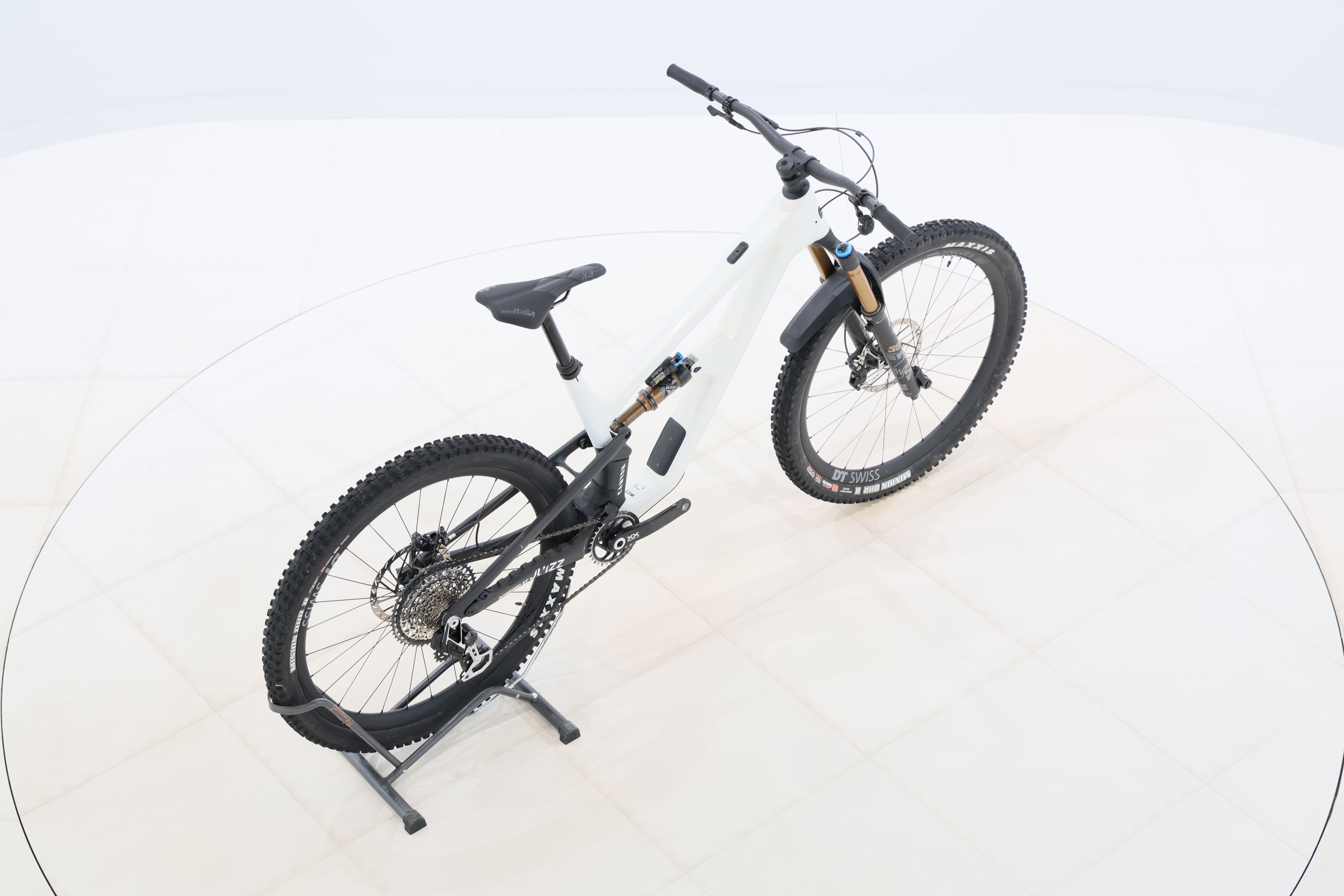 a83d1dd9-0782-444e-b3be-fcb45b73e485